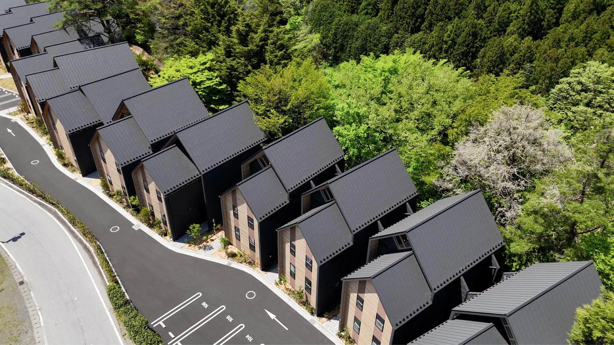 ・Exterior: A facility in harmony with nature