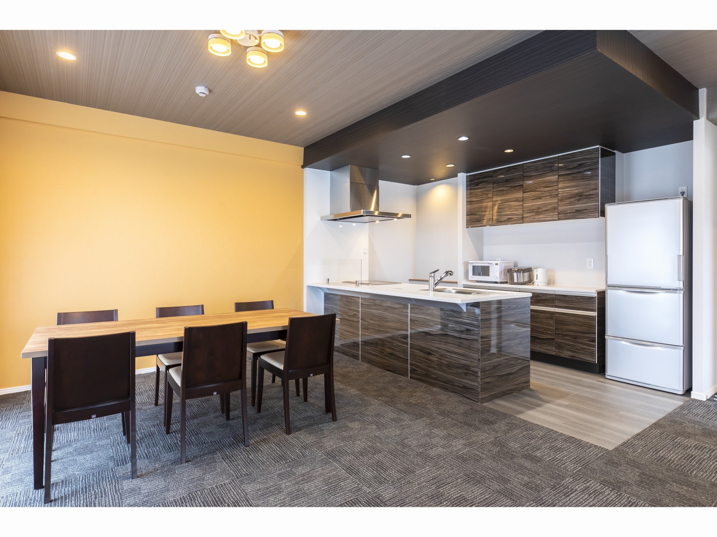 Rycom Corner Suite Living