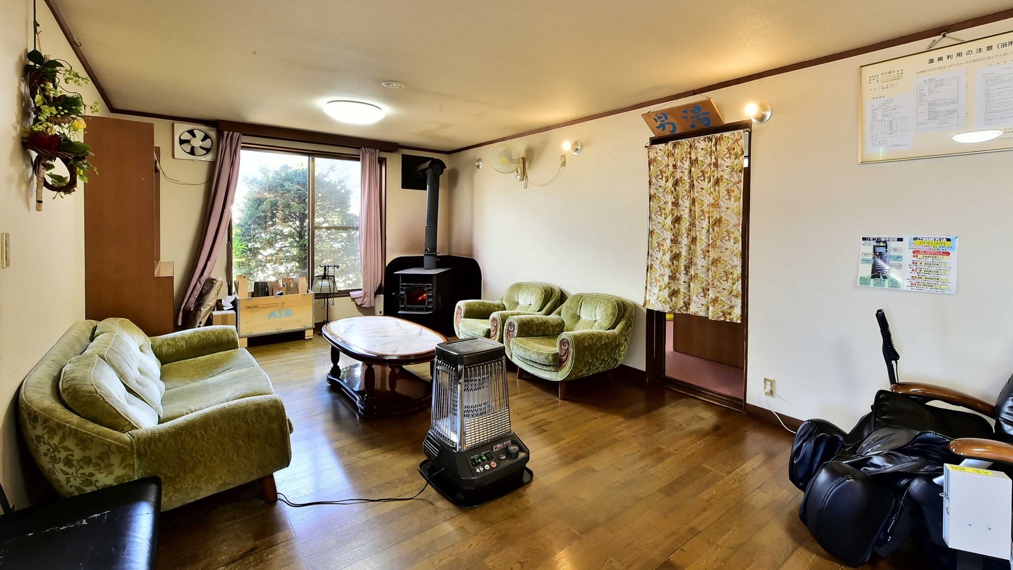 Lobby with fireplace