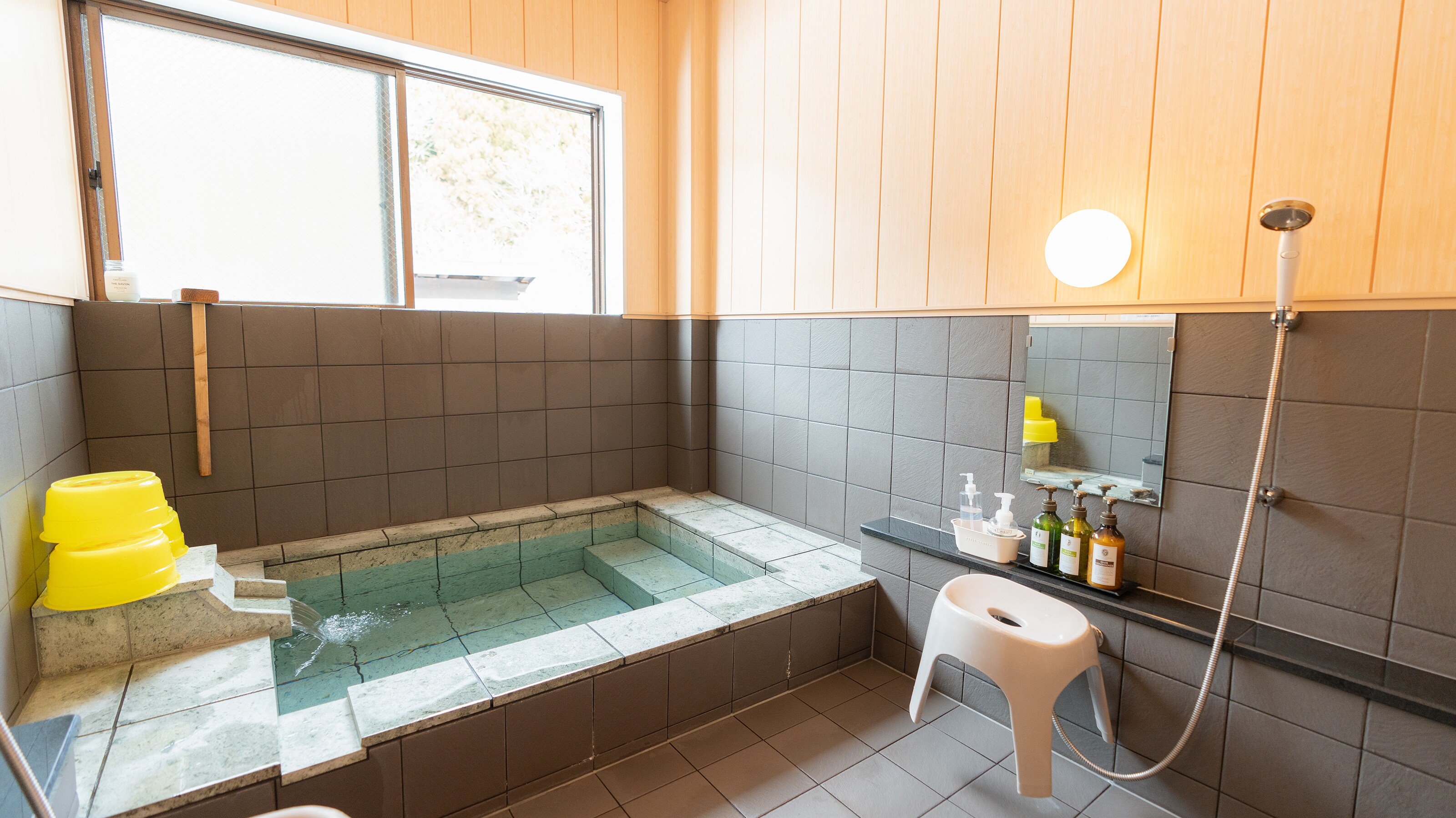 Private Towada stone bath (reservation required, heated water)