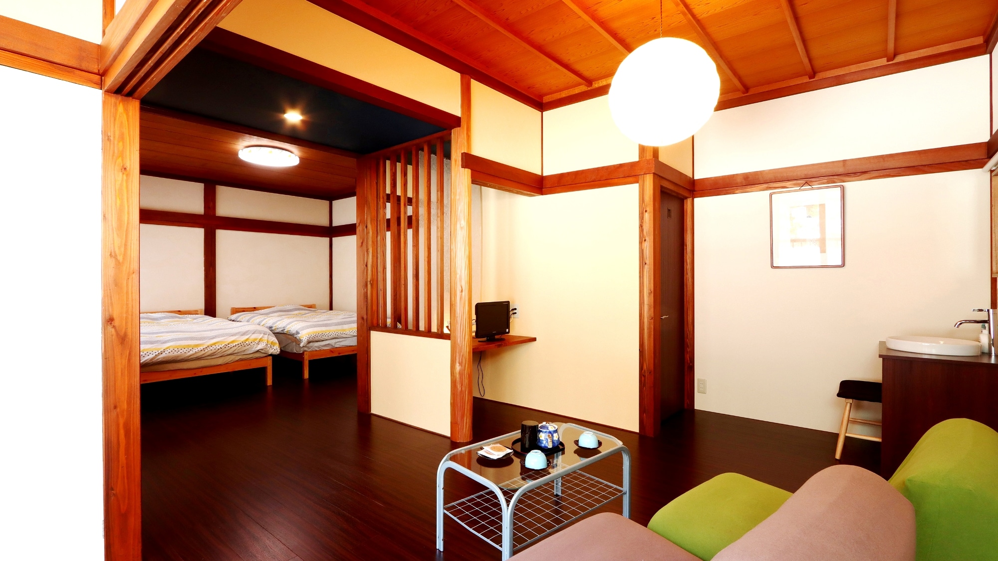 [Room] 201. This is a 1-room entrusted guest room.