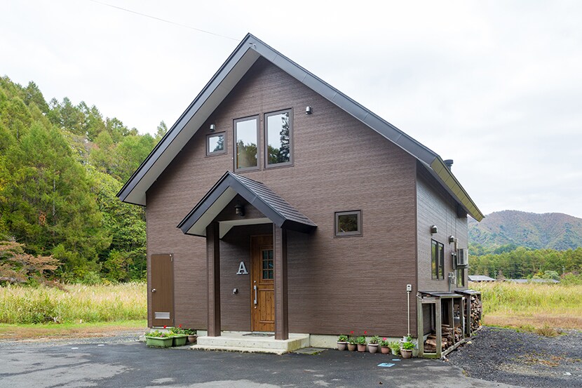 New building 3LDK [1st floor] 20 tatami living/dining/kitchen area, semi-double room, 8 tatami Japanese-style room, 6 tatami Japanese-style room, bath and toilet included