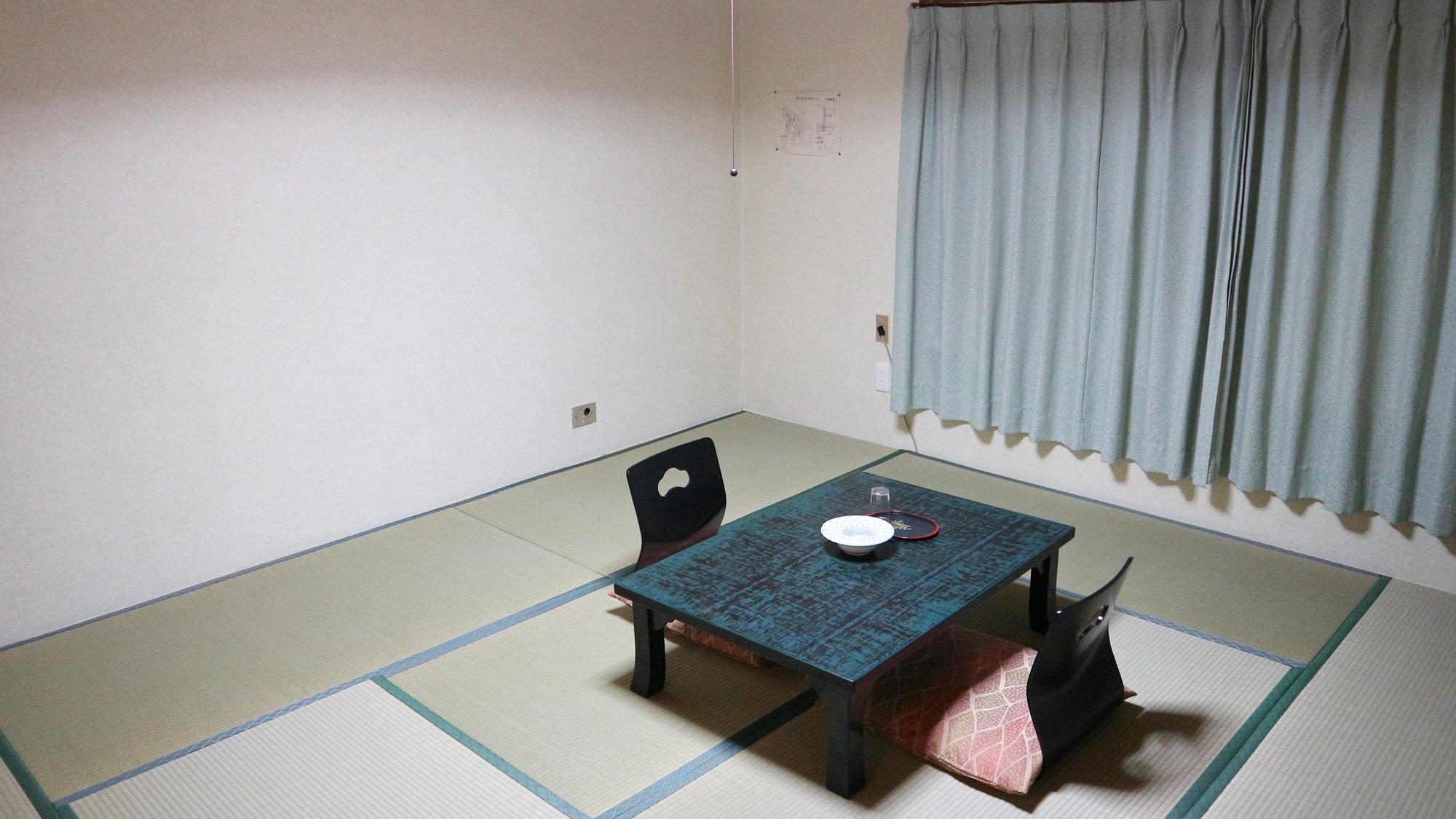 * Example of Japanese-style room / All Japanese-style rooms can be smoked. Please observe the manners and enjoy