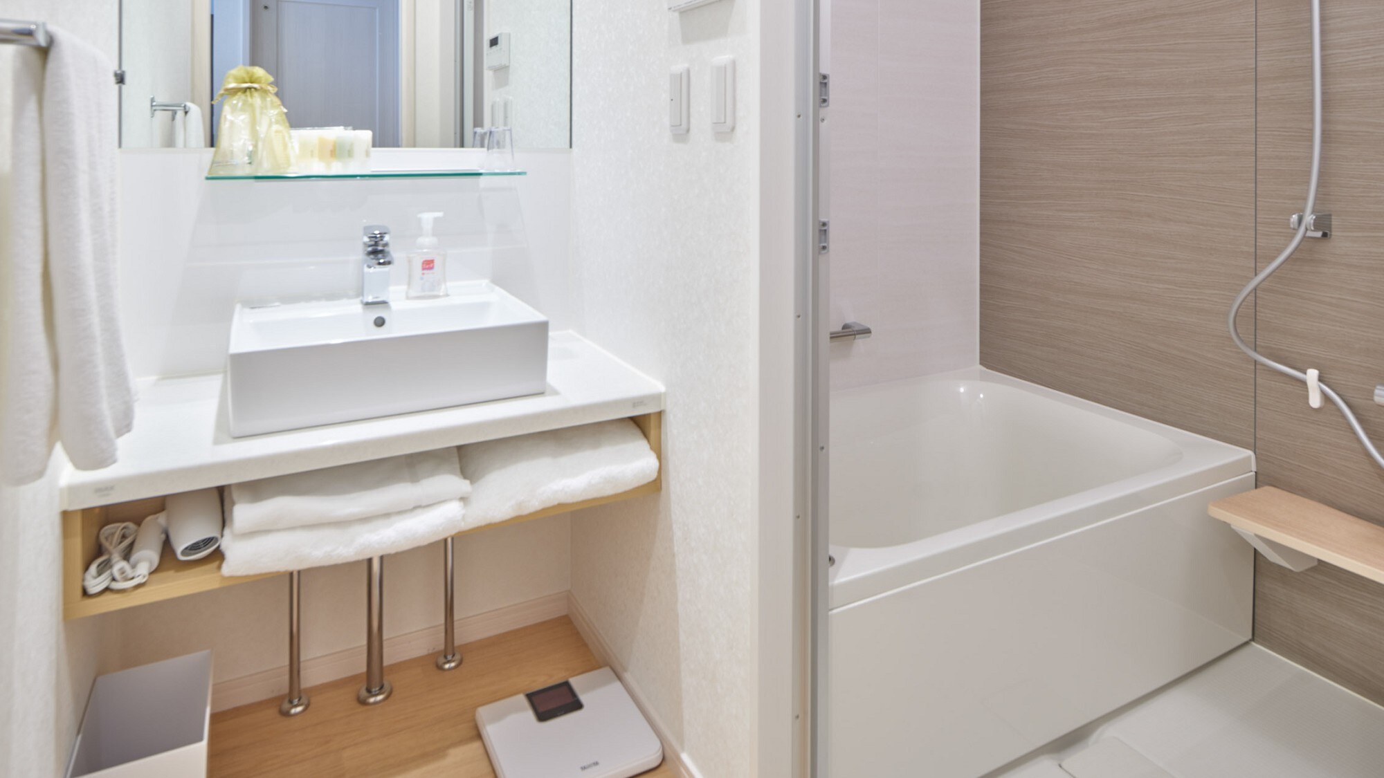 [Casablanca standard twin (room for small dogs only)] Clean bathroom