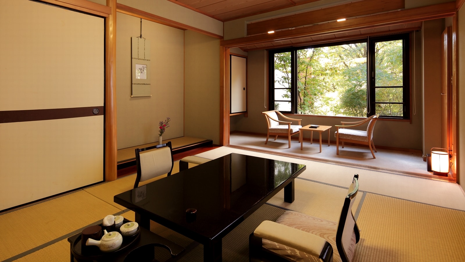 Japanese-style room 10 tatami mats + wide rim