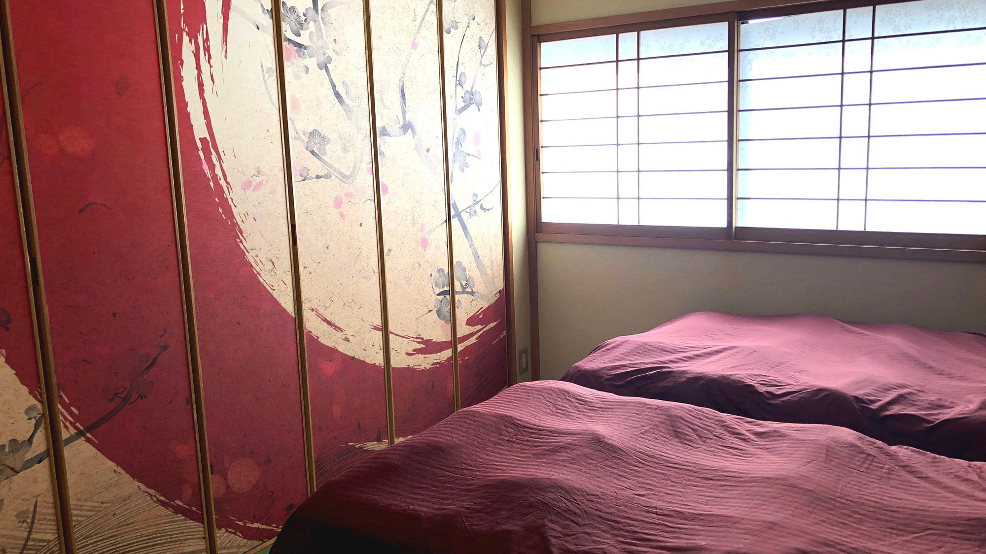 ・ Pure Japanese style room: 2 single beds installed
