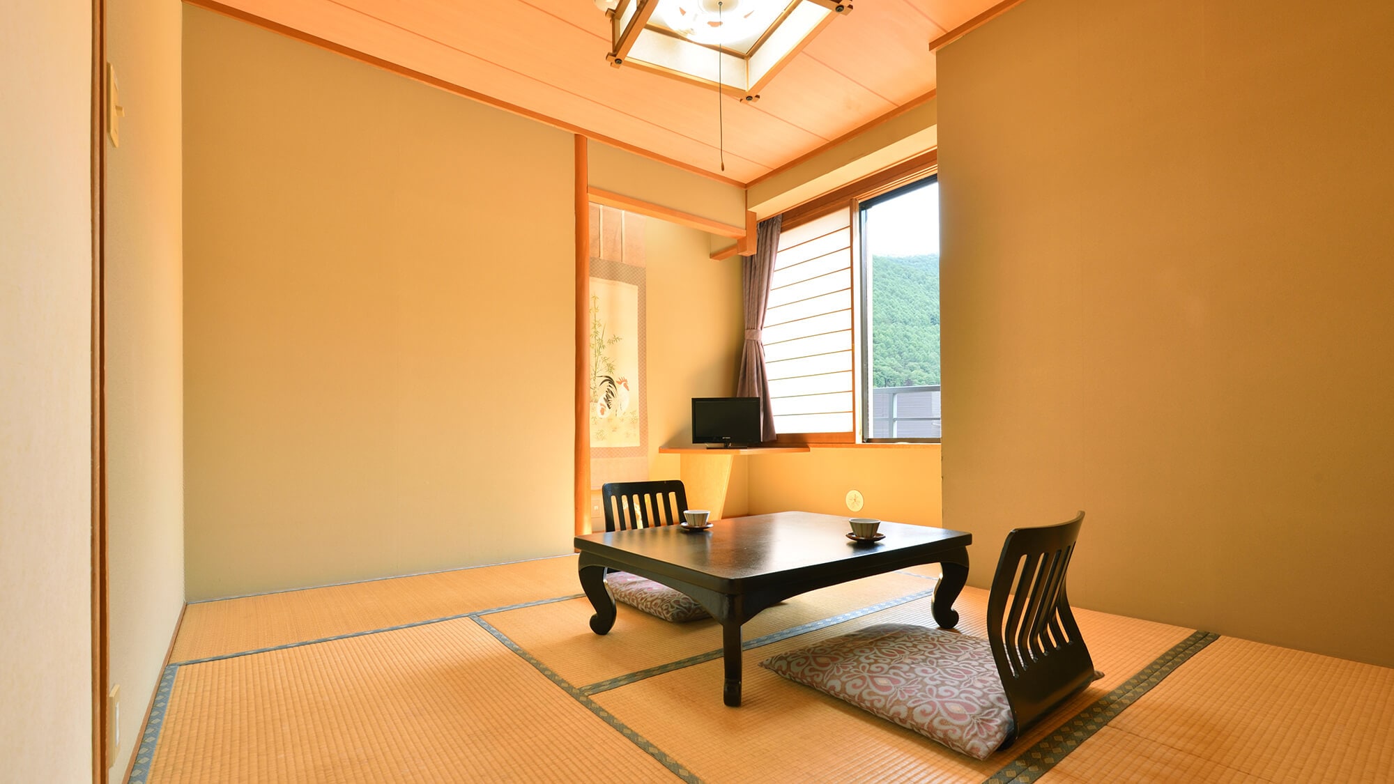 ★ [Non-smoking] Compact Japanese-style room (with toilet)