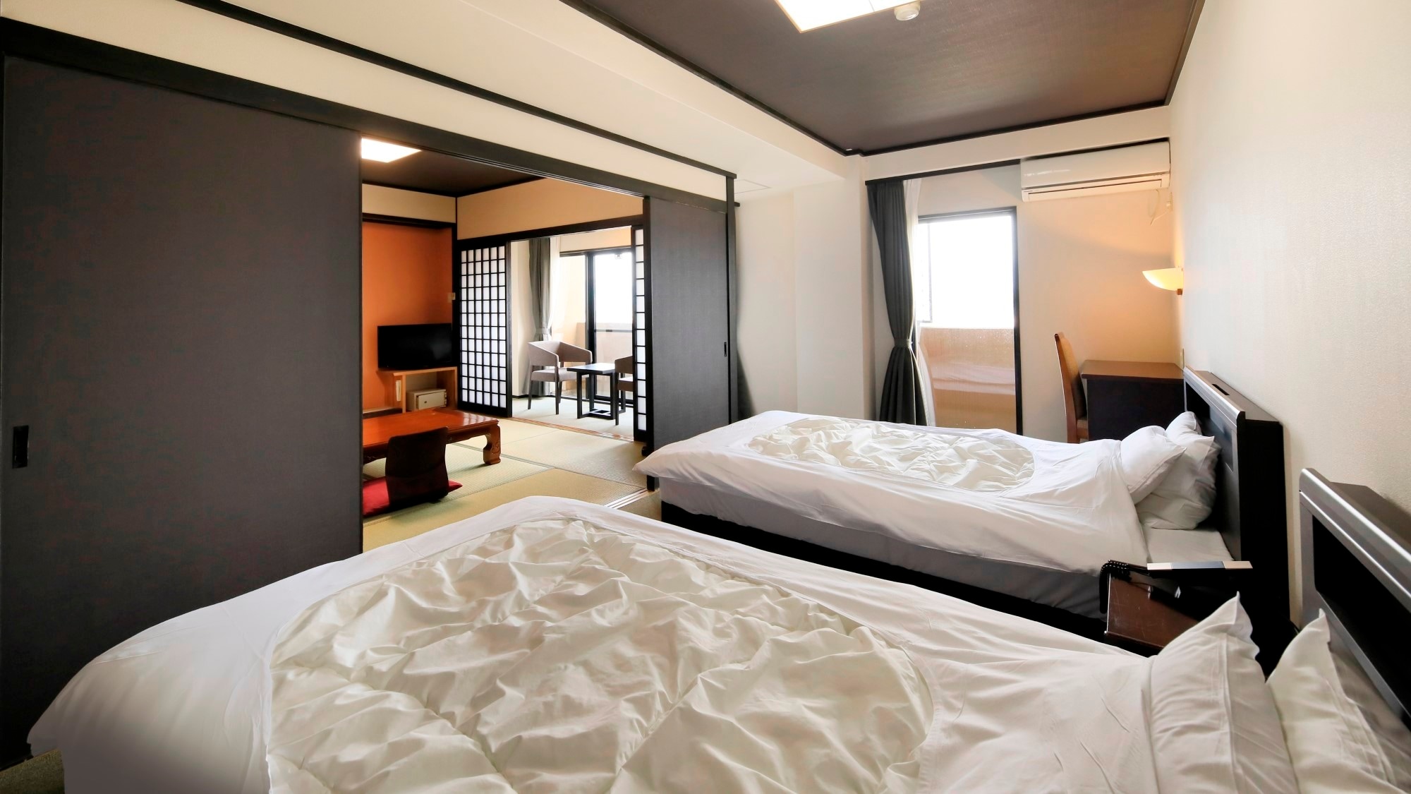 【최상층】일본식실(트윈룸 + 일본식 객실 8조)