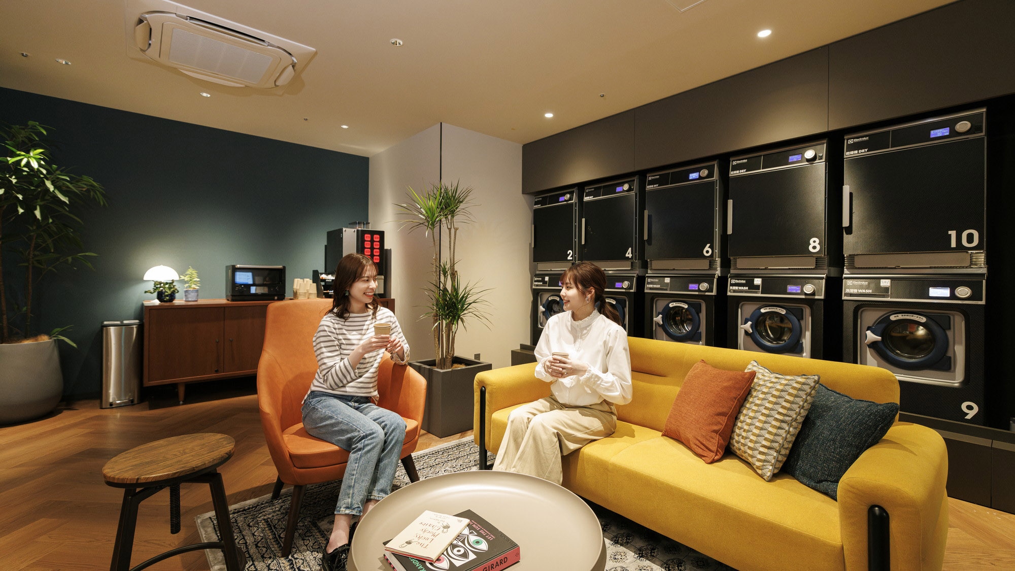 ＜Phòng giặt ủi＞ Giờ mở cửa 24 giờ: Dịch vụ miễn phí chỉ dành cho khách lưu trú tại khách sạn