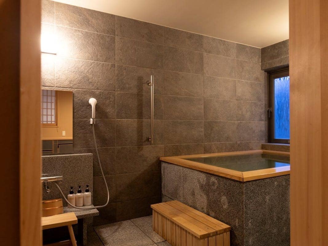 DX twin with hot spring (60 square meters / universal design)
