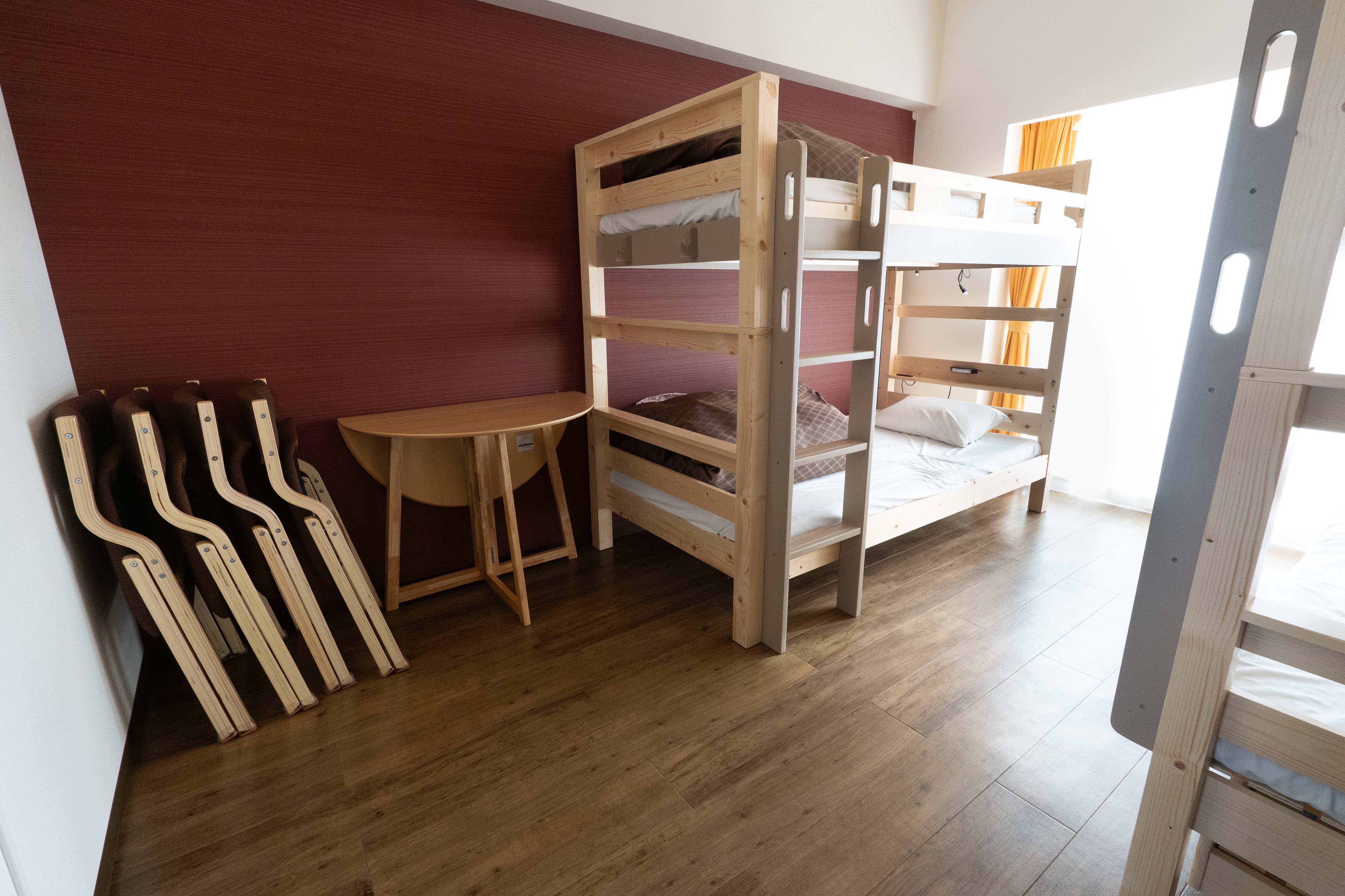 2 Kamar Tidur Loteng ④