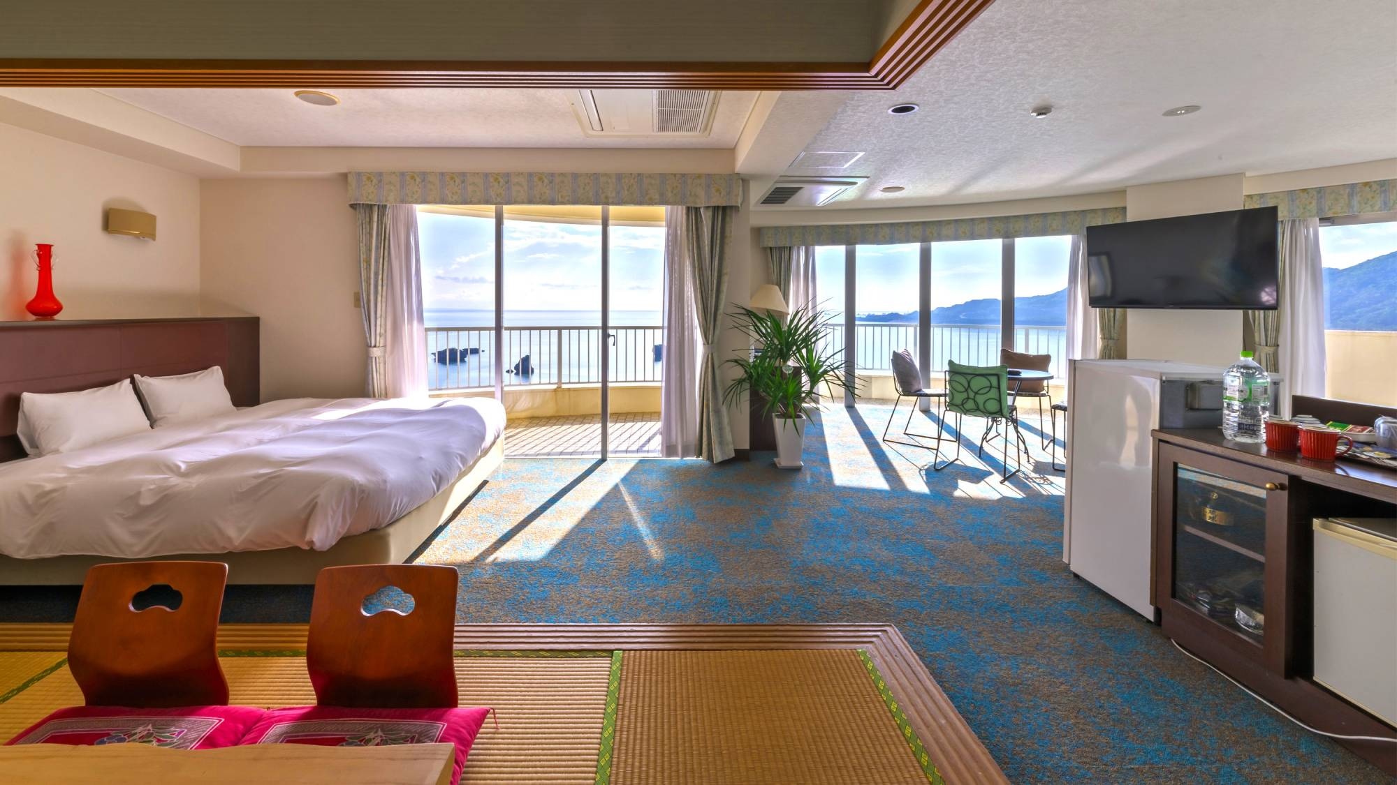 Executive room/Japanese-style space & king size bed