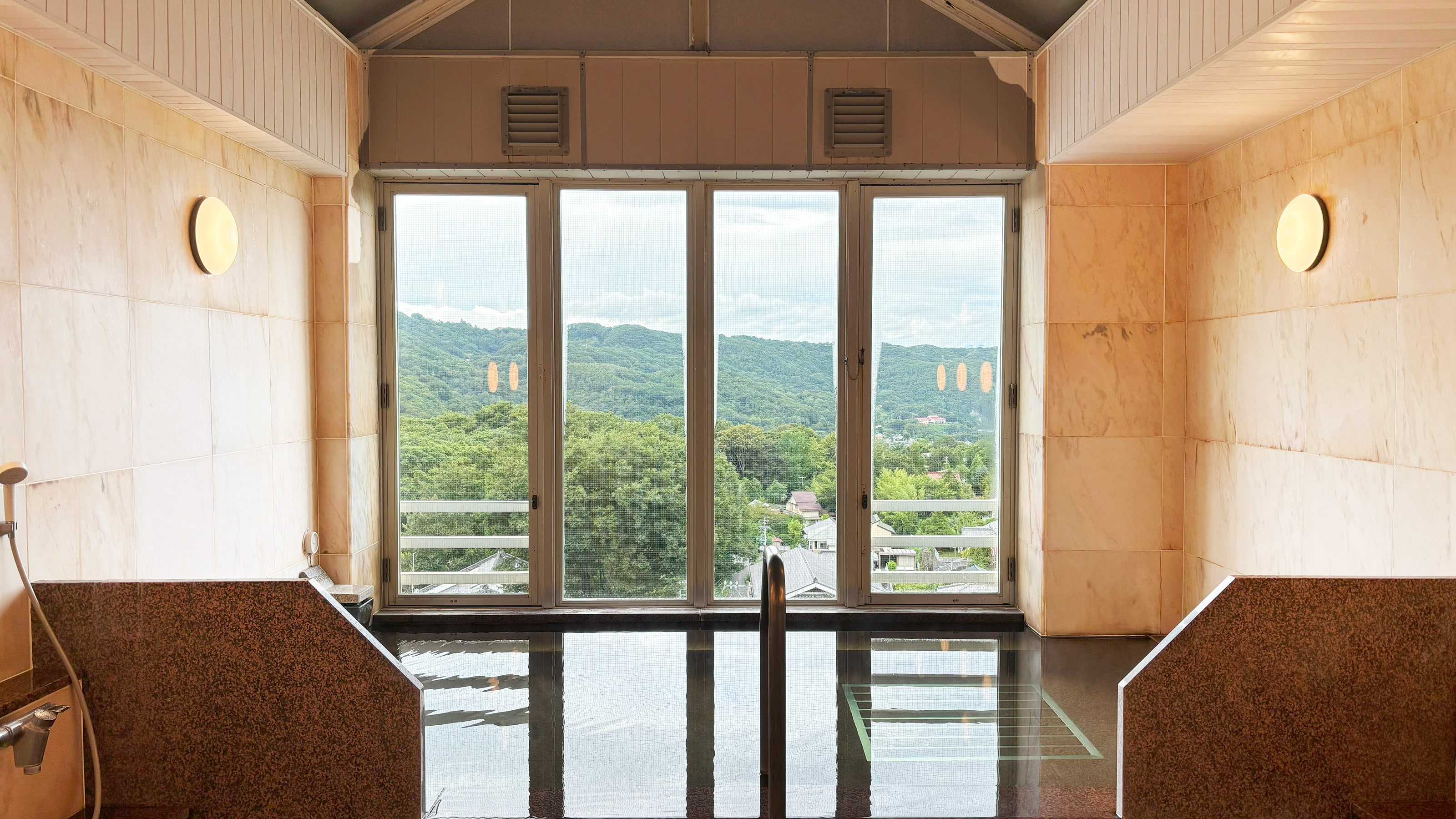 Komoro Onsen Blue Sky