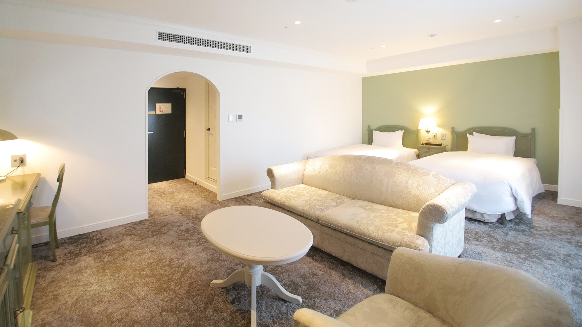 [6th floor, floor color: mint green] Royal Twin Room 602 (PIENA Classi (example)