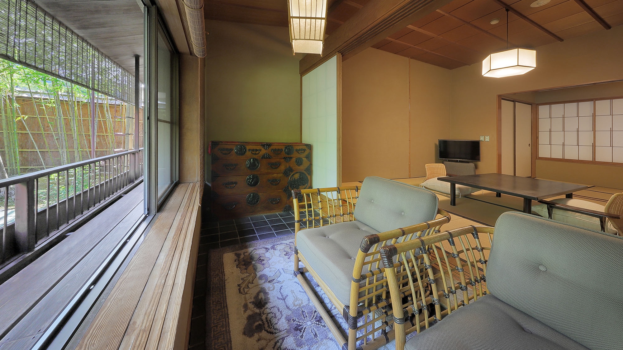[Katsura Room] Japanese-style room with cypress bath (60 square meters)