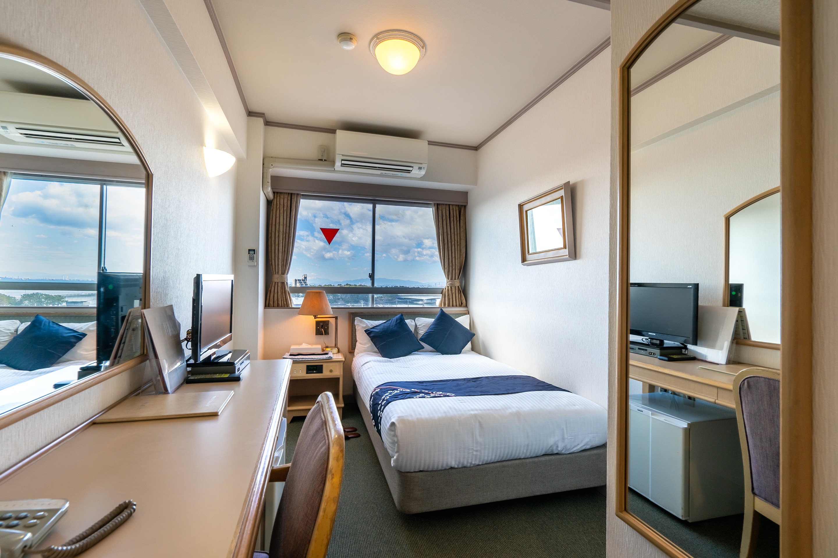Semi-double room