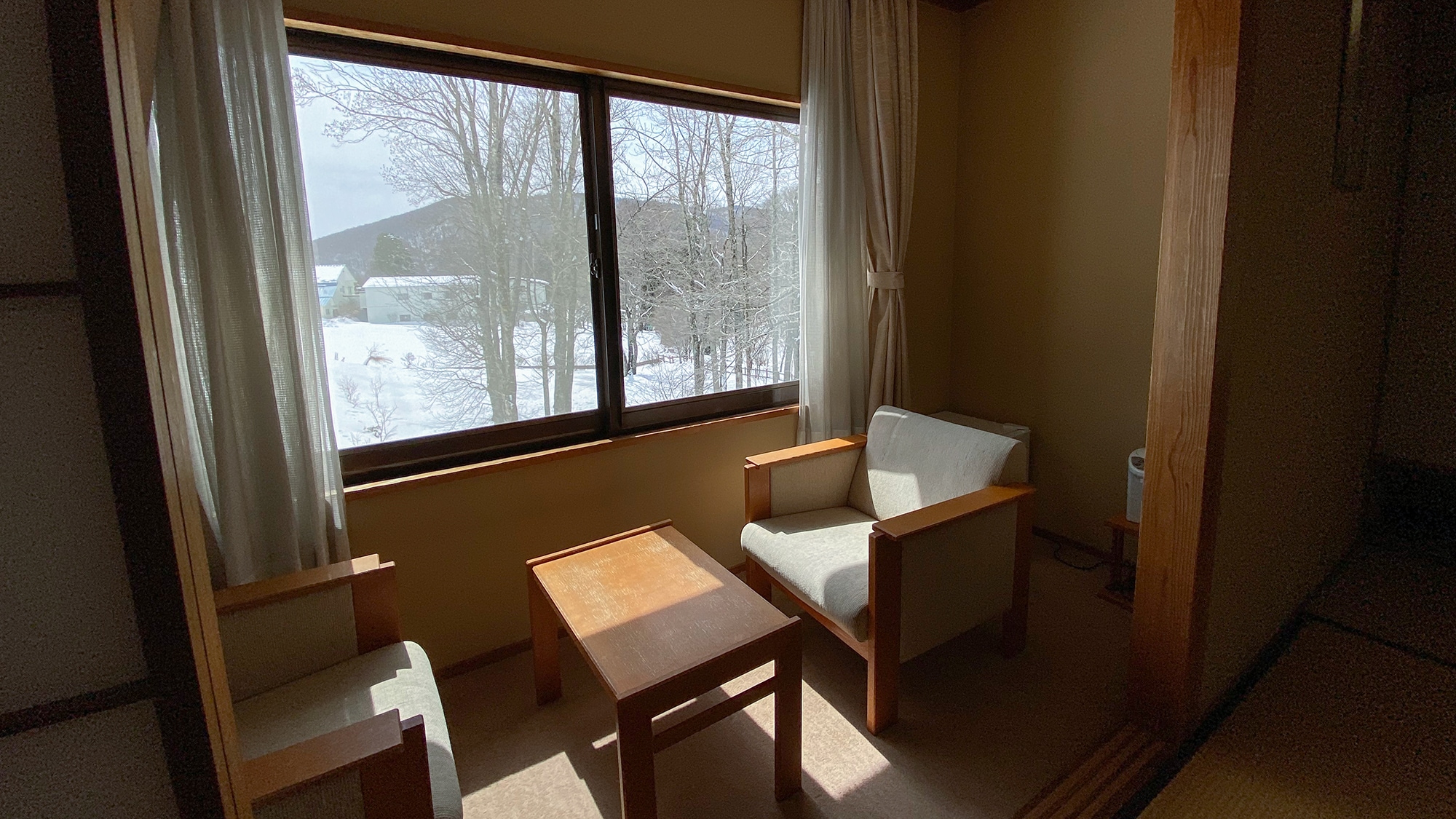 *10 tatami Japanese-style room/A Japanese-style room with a spacious veranda where you can relax. Sit in a chair and take your time to relax♪