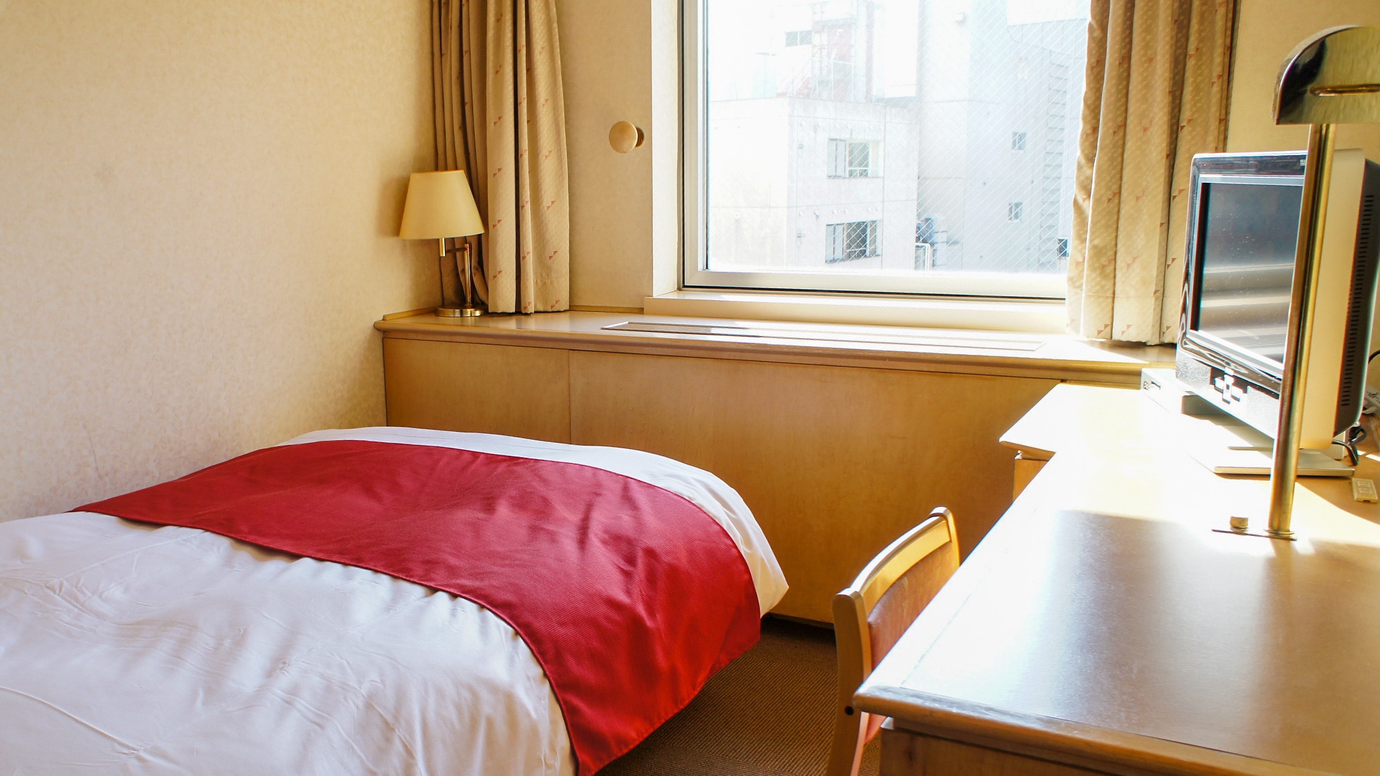 Semi-double room (bed width 120 cm)