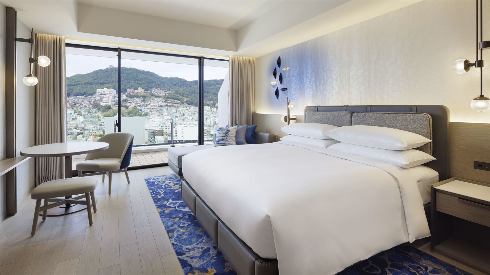 พรีเมี่ยมคิงไซส์ วิวภูเขา ระเบียง