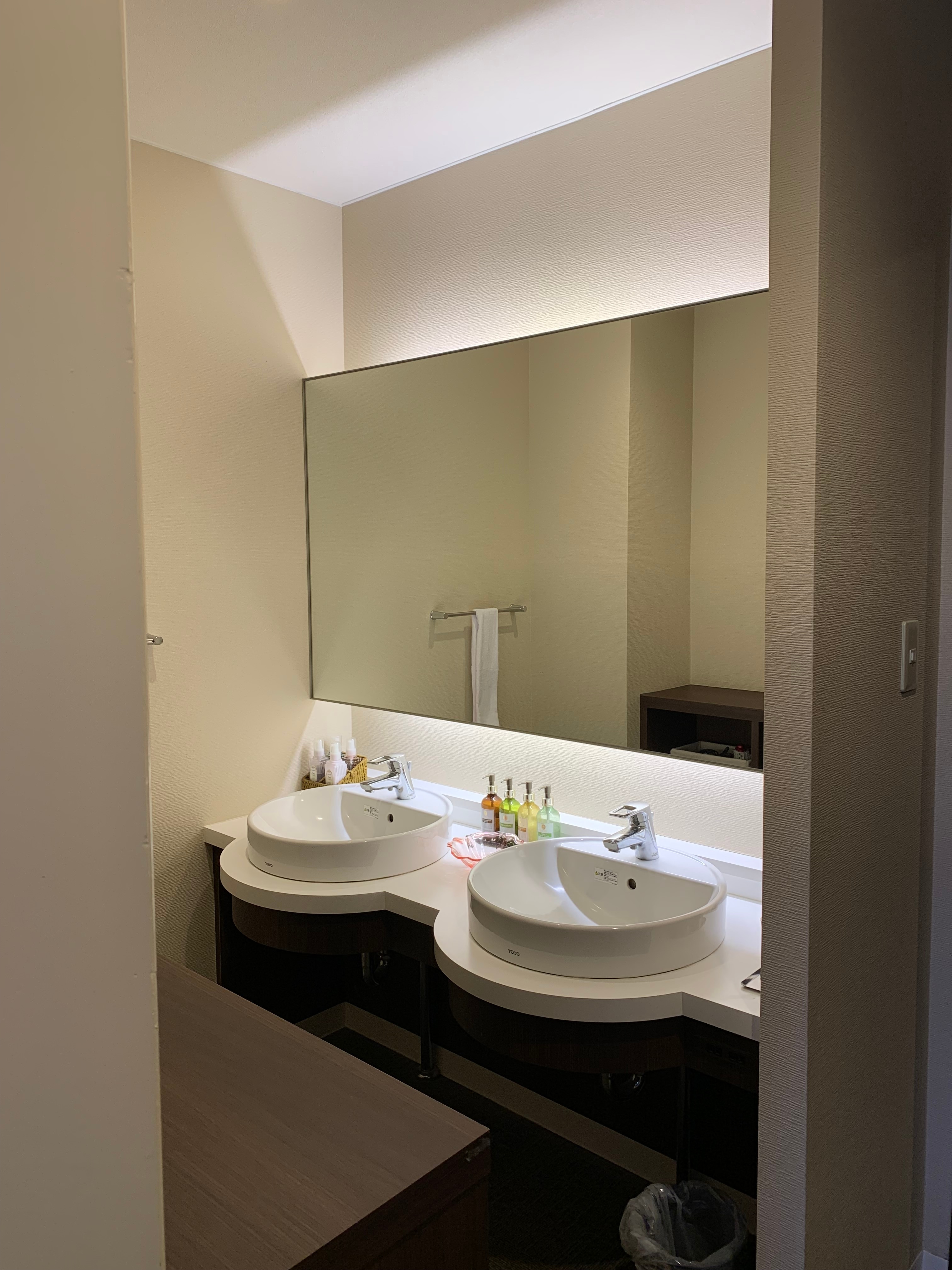 Room 207.208 Washbasin