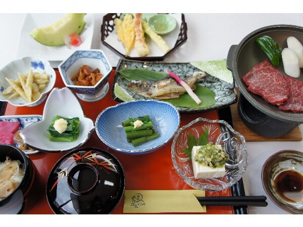 An example of an early summer dinner