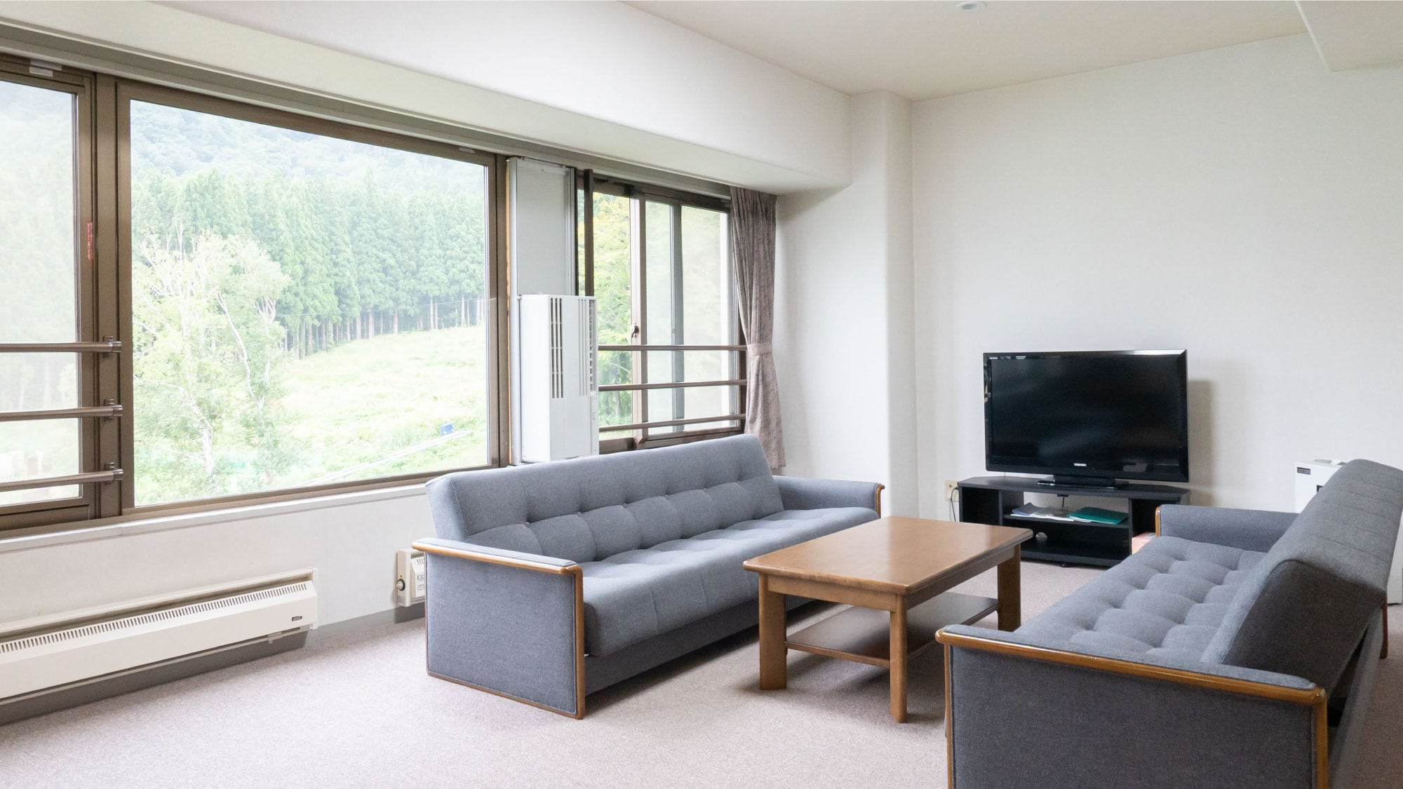 [Japanese-style large room (example)] Approx. 72 m2, 6 people capacity [Non-smoking] *The layout is an example