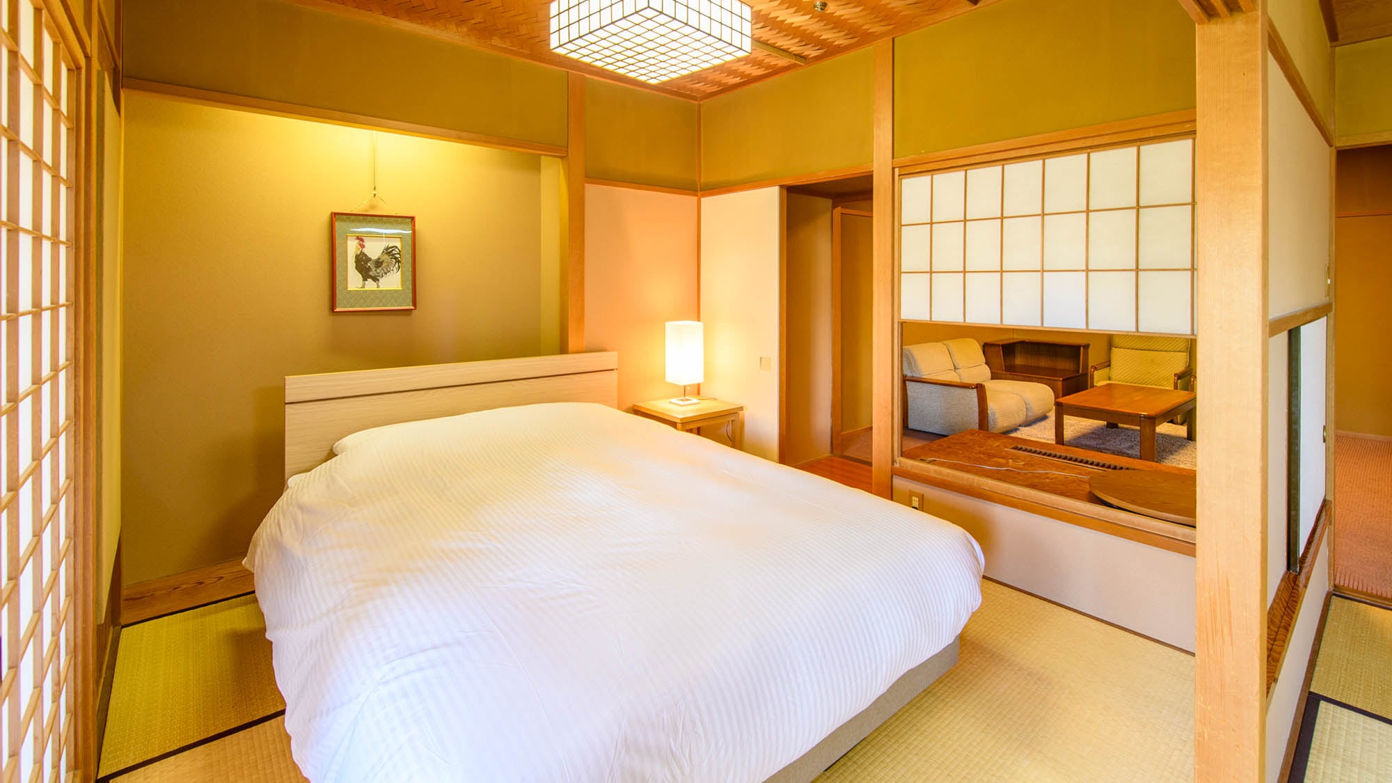 【가을관・일본식실】10 첩화실+퀸 사이즈 침대+리빙