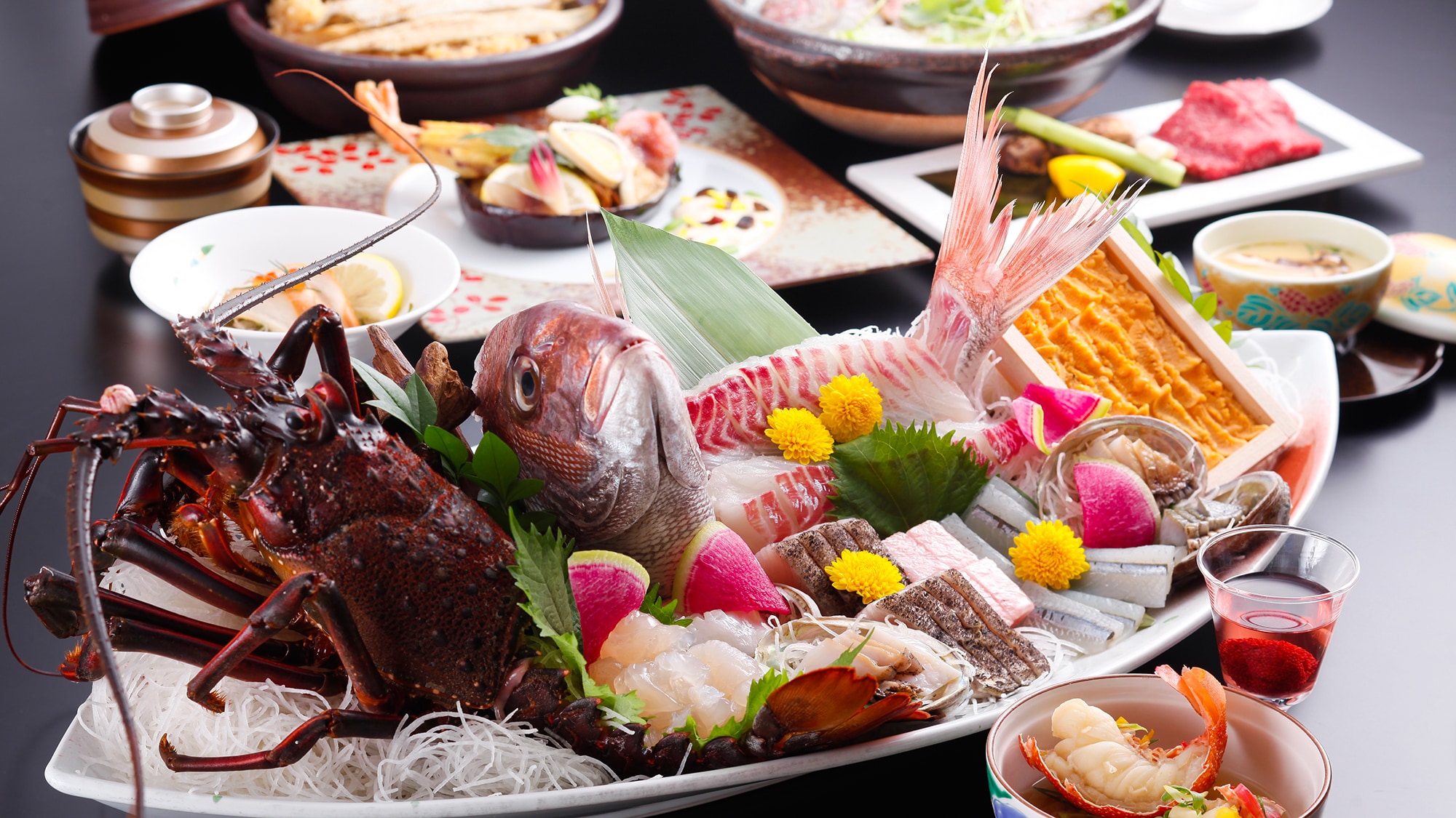 Seasonal specialty (cooking image) where the chef examines the ingredients and finishes it as a special kaiseki meal