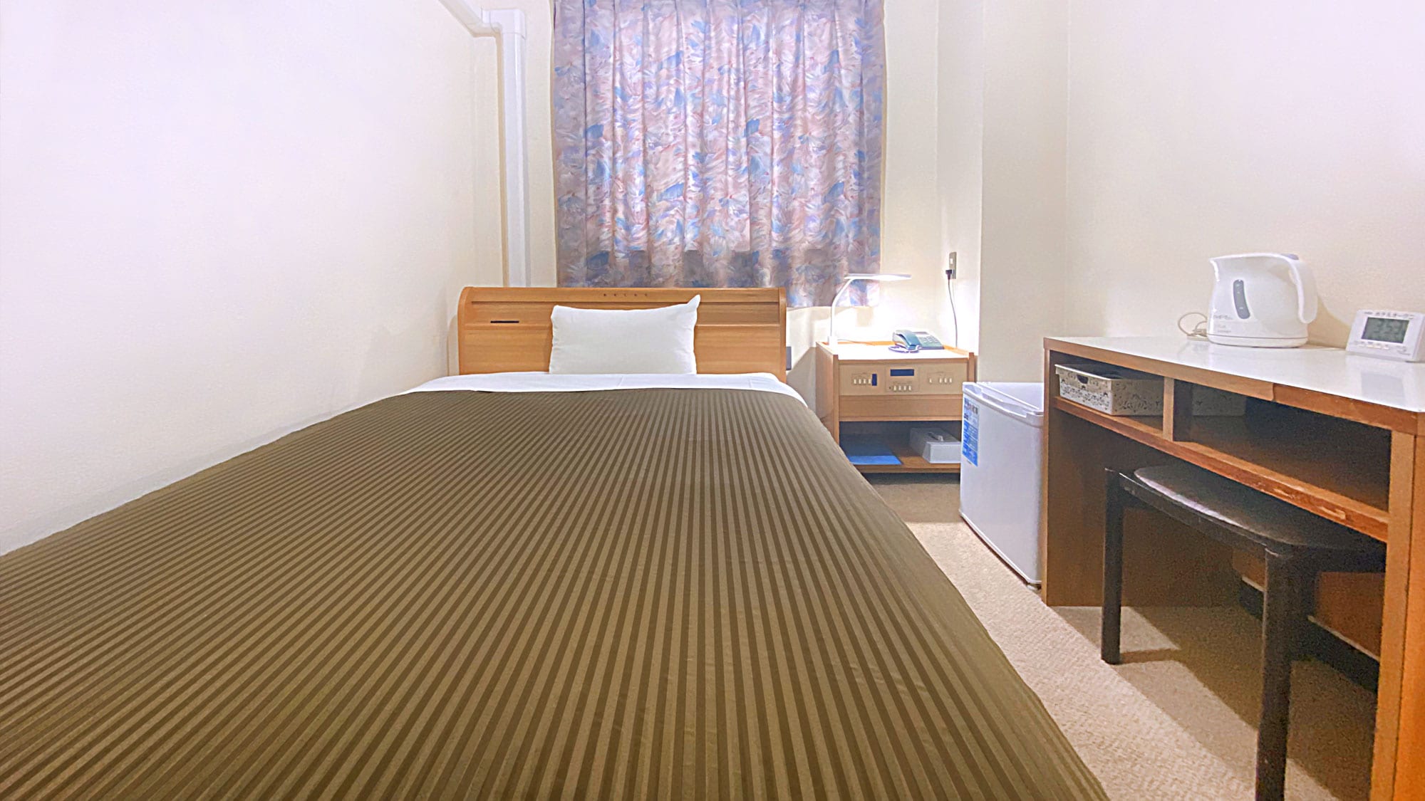 Single room [1 97cm wide bed]