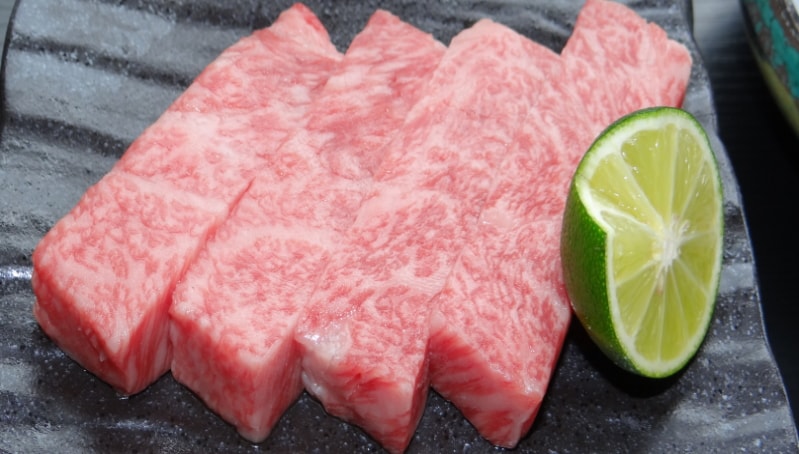 Thịt thăn bò Niigata Wagyu hạng A5