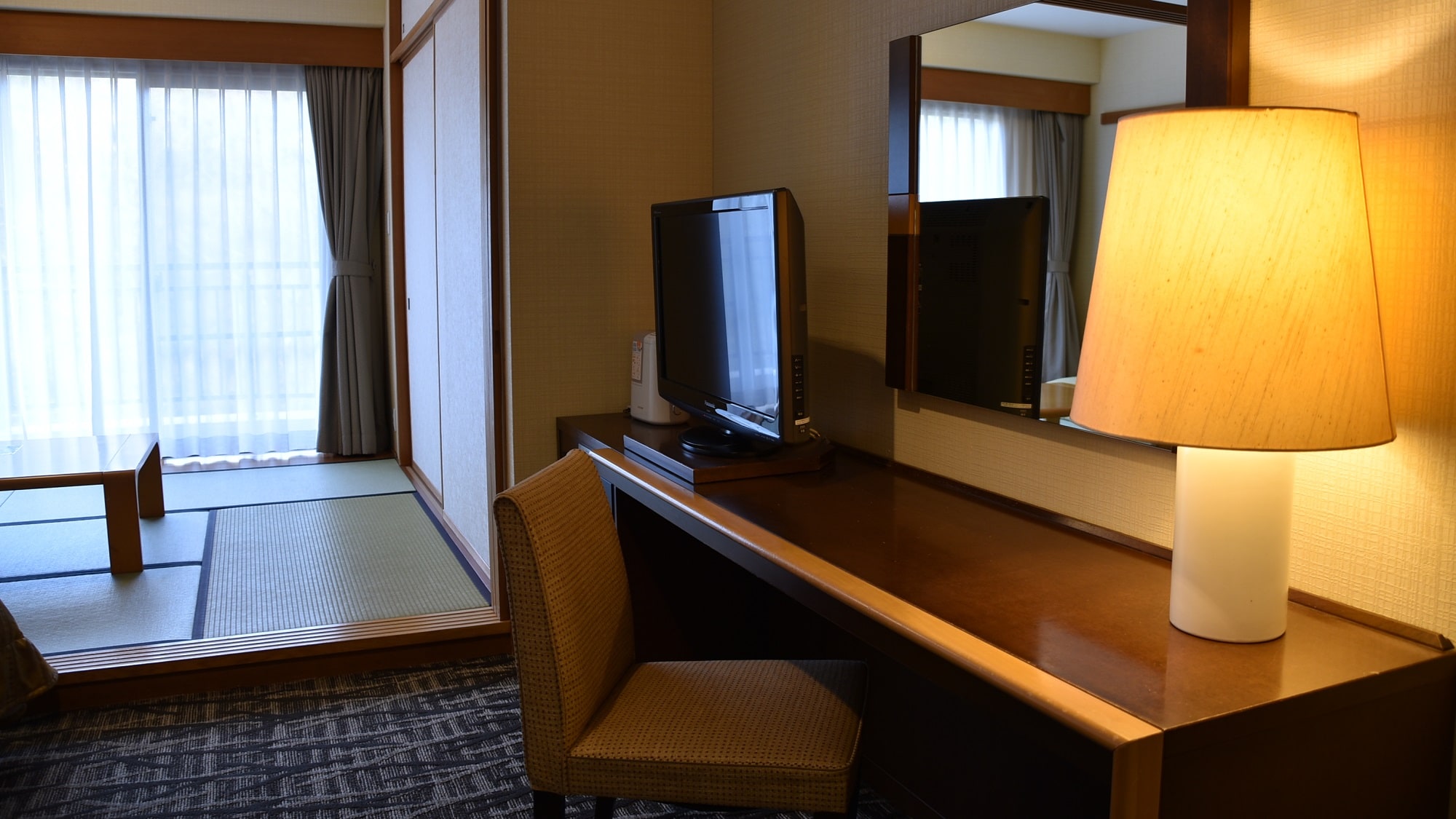 ☆ Deluxe Japanese-Western Room (39.86 m2 / Maximum 5 people) | Recommended for families and groups.