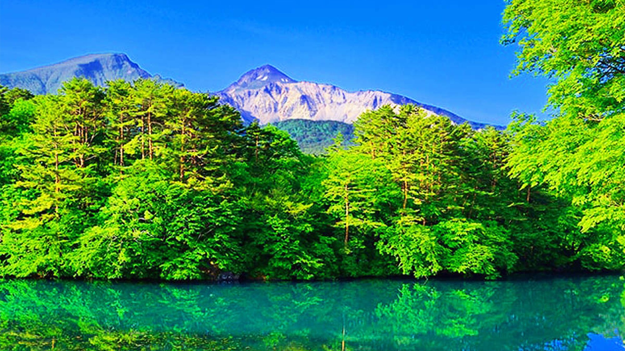 ■Lake Inawashiro is the fourth largest lake in Japan.■Lake Inawashiro is just a one-minute walk from our hotel!