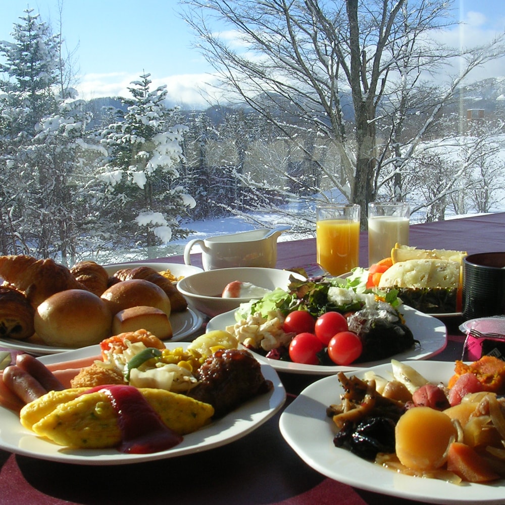 Breakfast winter view
