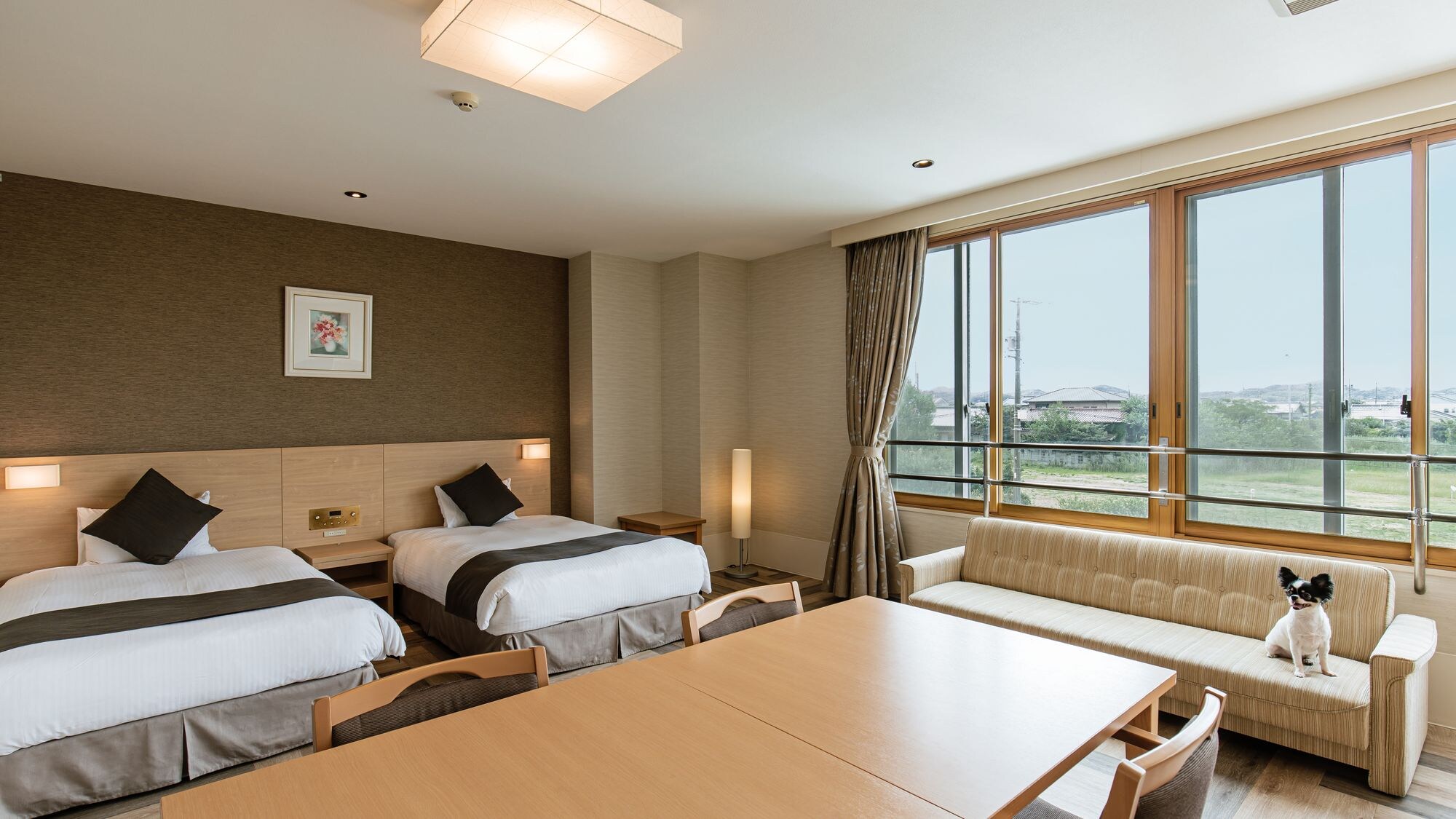 Pet-friendly twin room (with sofa bed) [40 square meters] Separate entrance from the regular hotel rooms