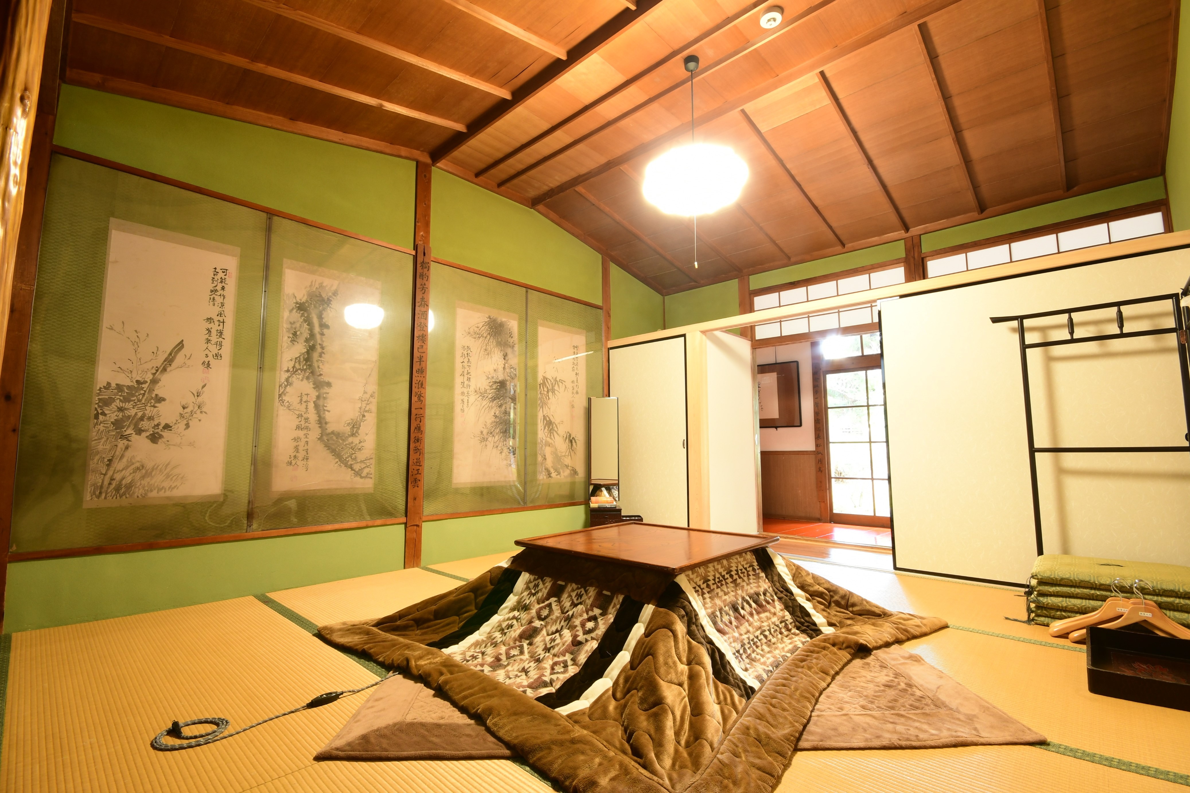 Example of a Japanese-style room (11 to 12 tatami mats)