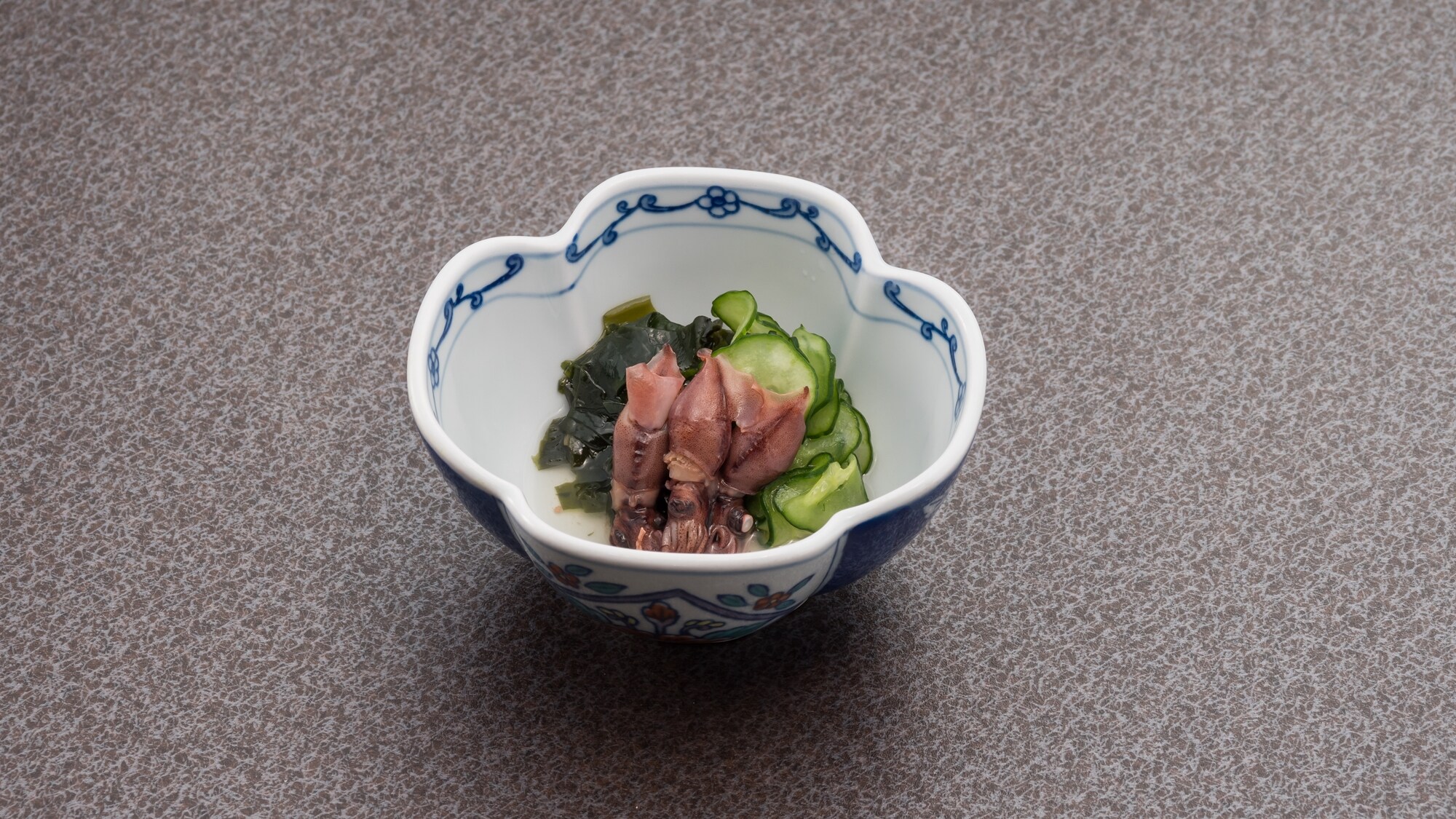 *[Dinner example] Cucumber and wakame seaweed vinegared dish with firefly squid