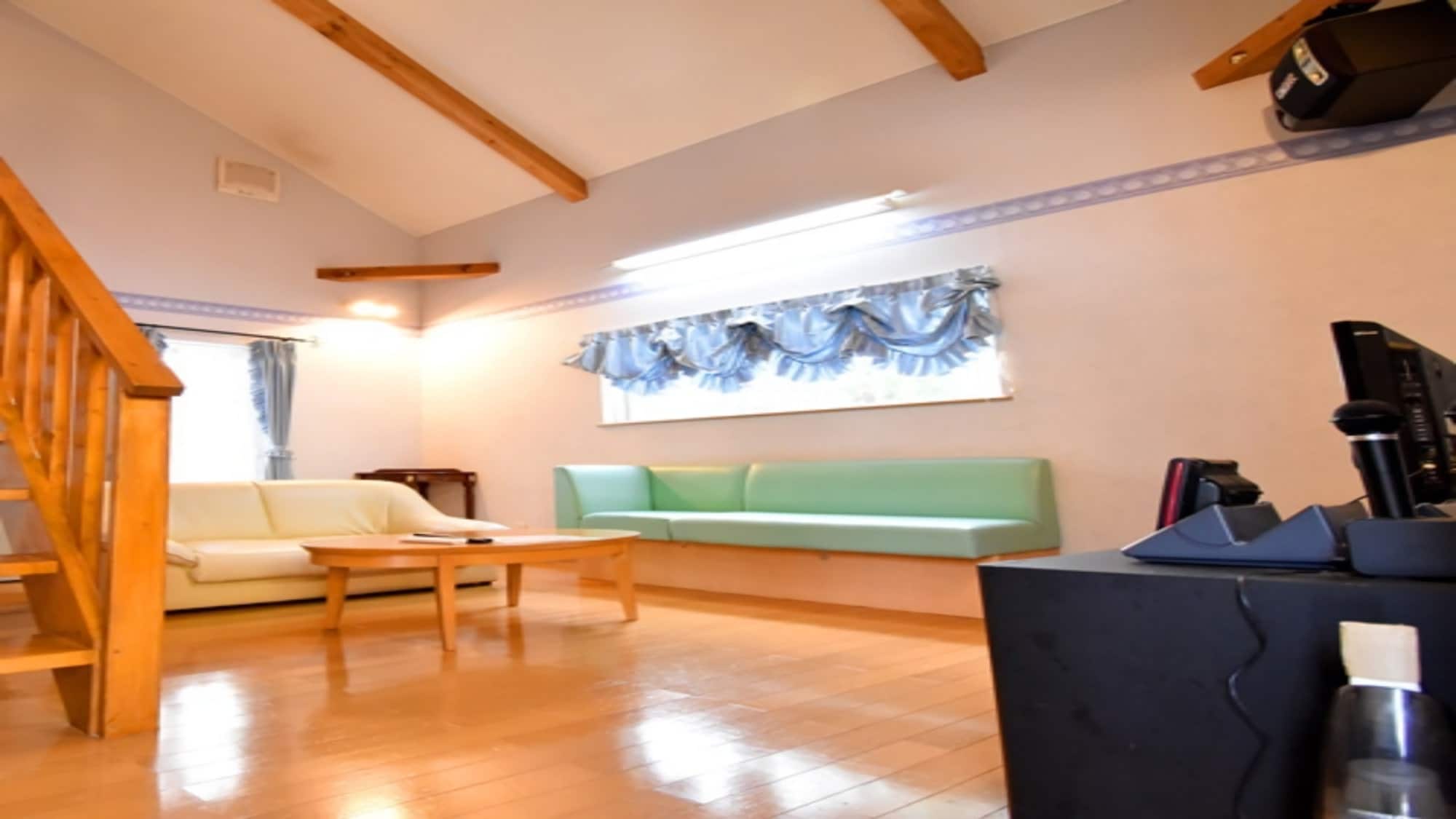 ・Standard A/Bright living room
