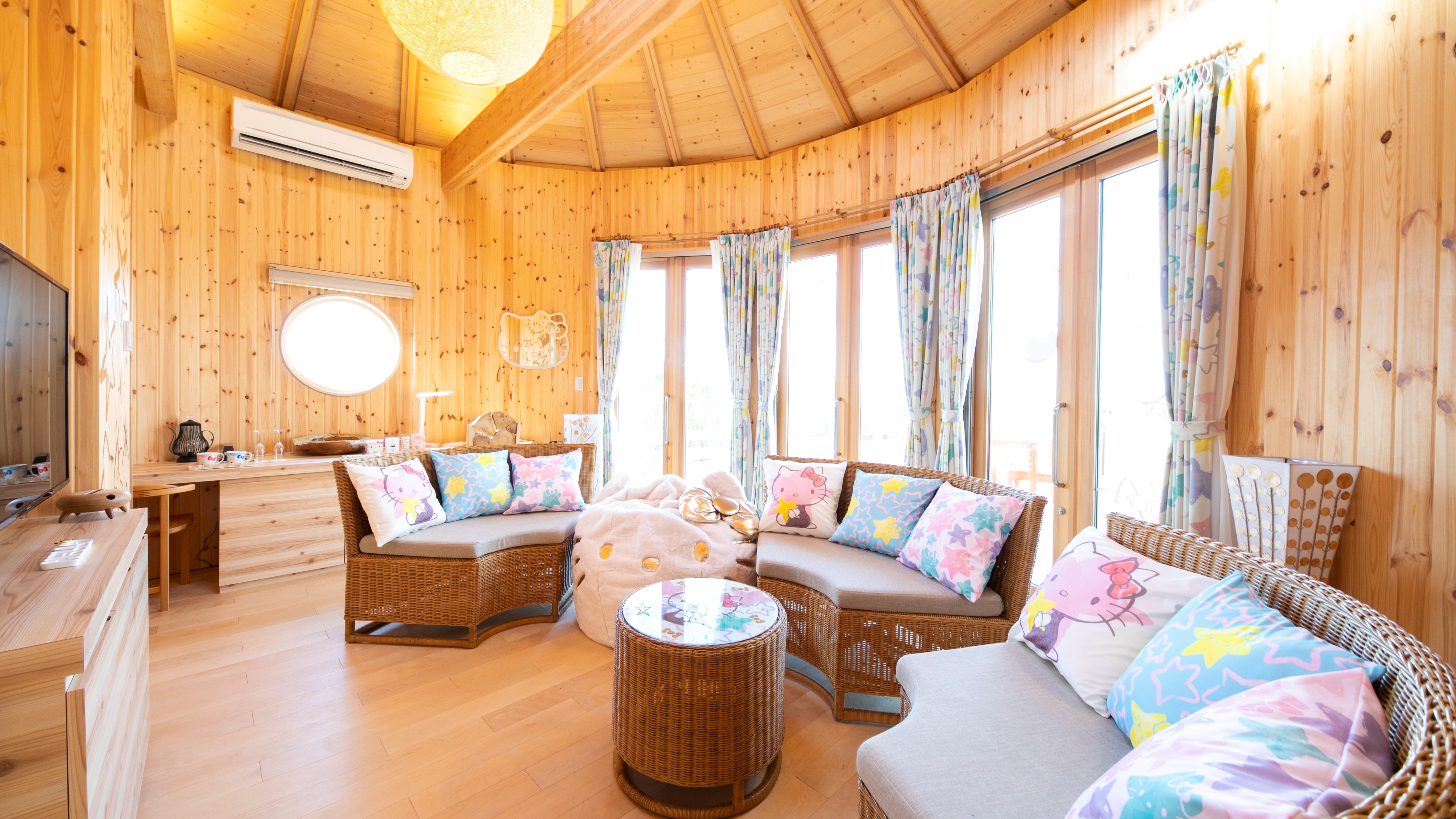 Hello Kitty Room - Star Cocoon - (Maximum 4 guests)