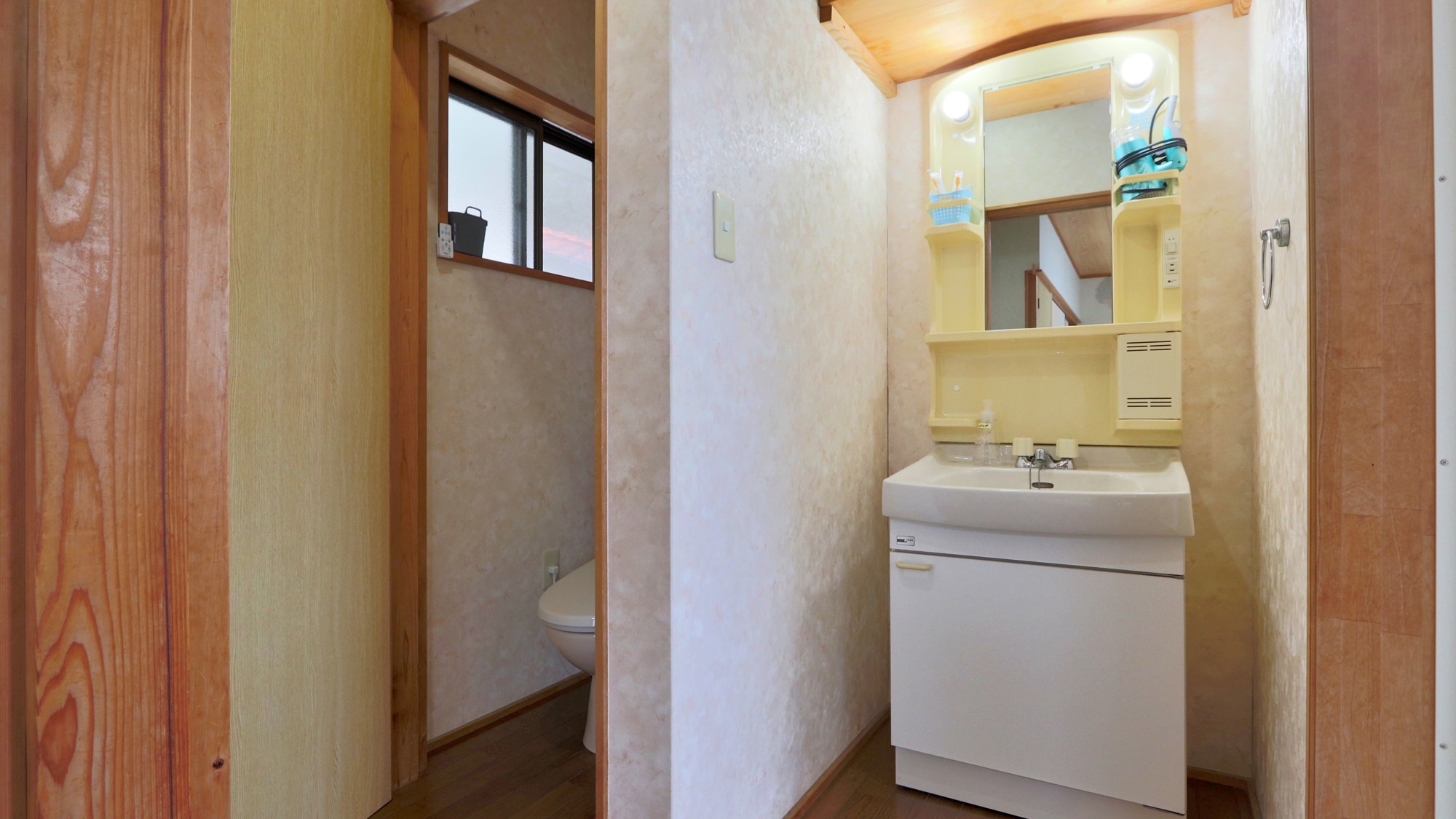 [Guest Room] 2nd Floor Ocean View Japanese-style Room (6 tatami mats) with Bathroom and Toilet