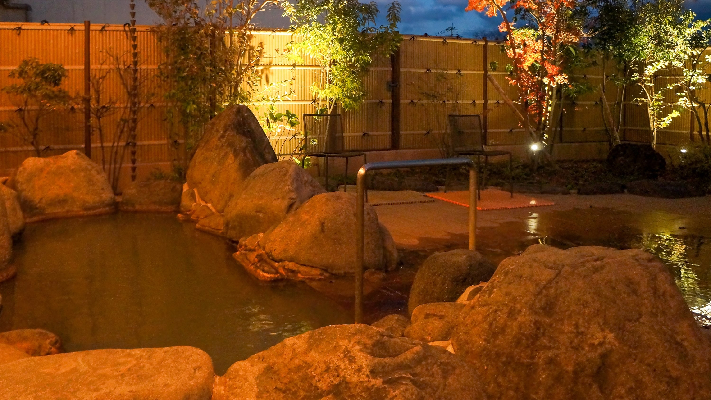 Large public bath (open-air)