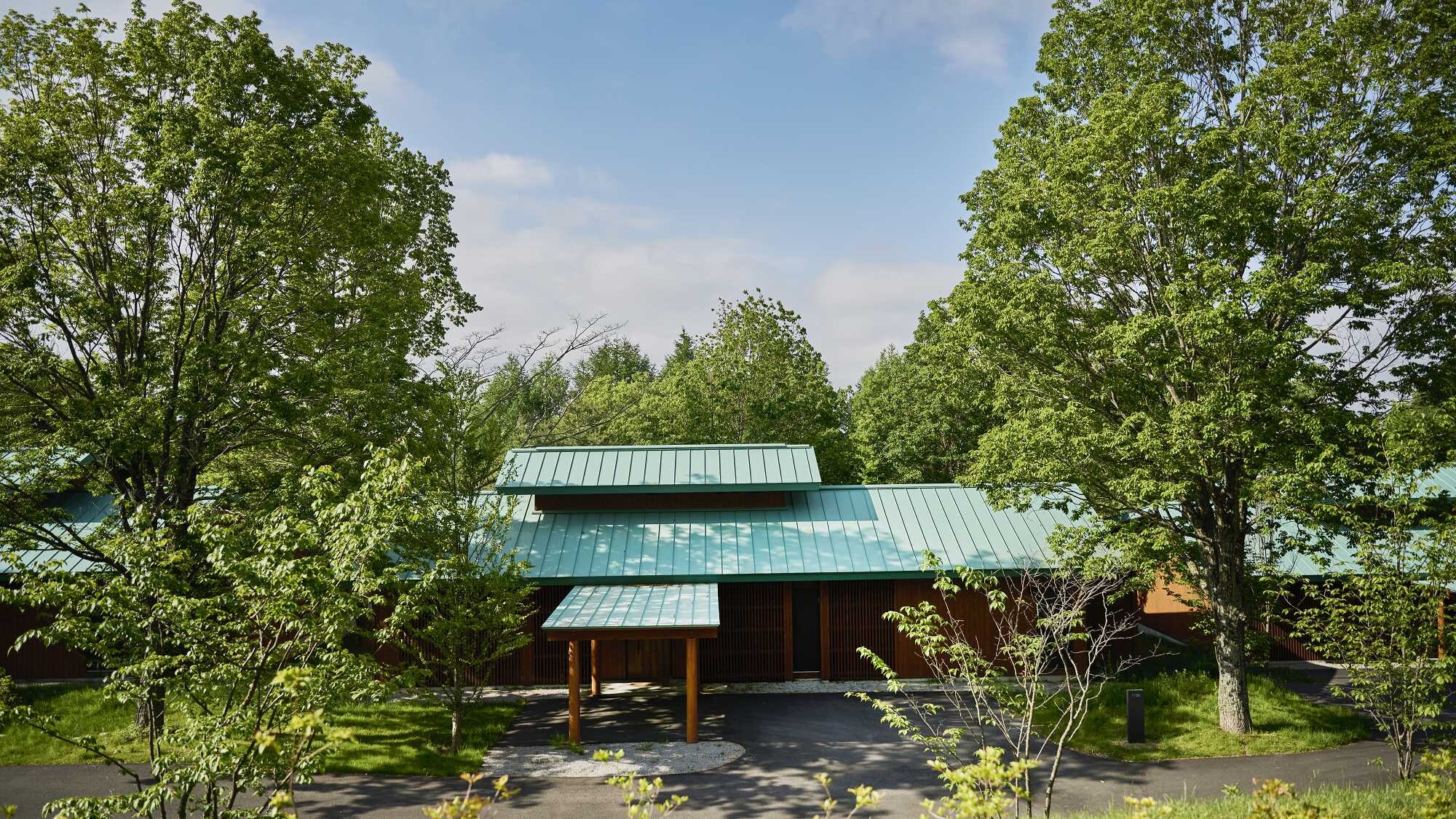 Villa Suite: Exterior <Summer>