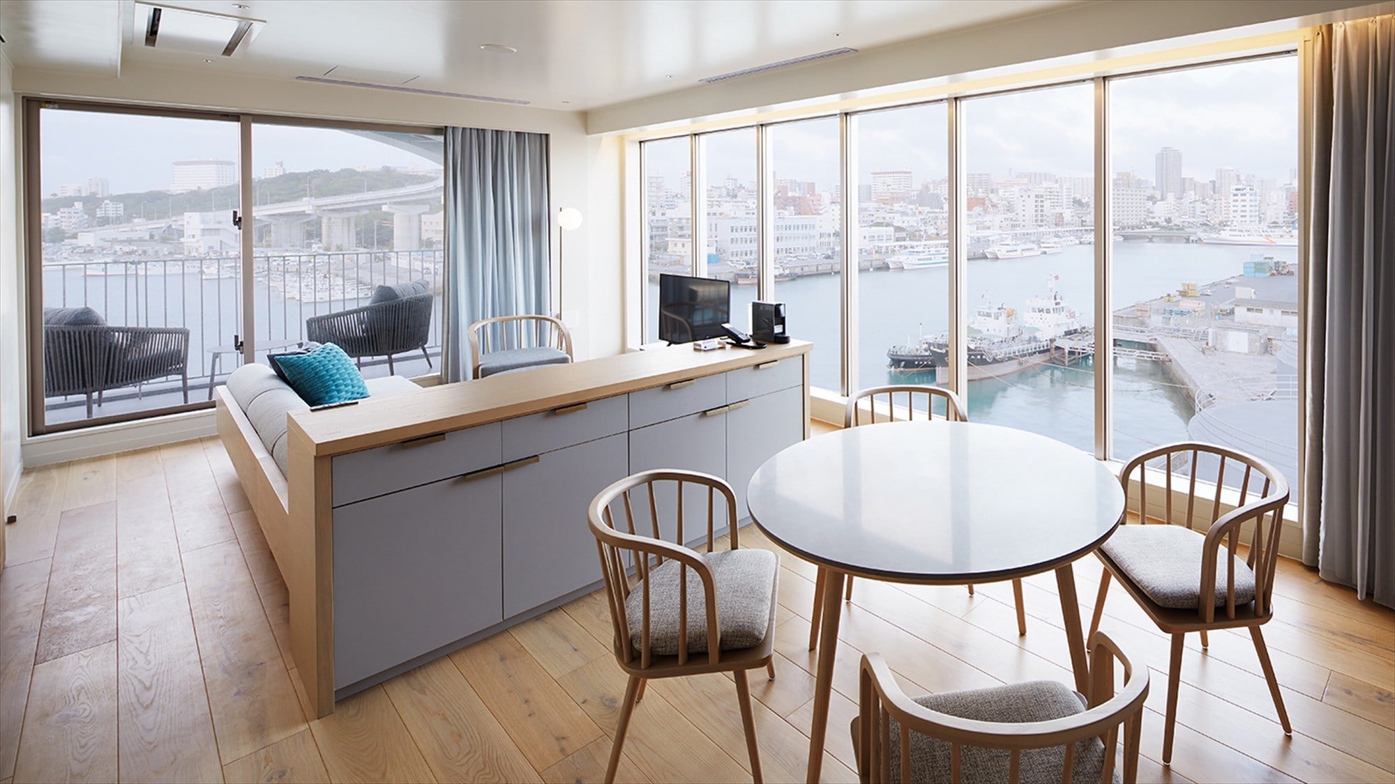 Corner Suite