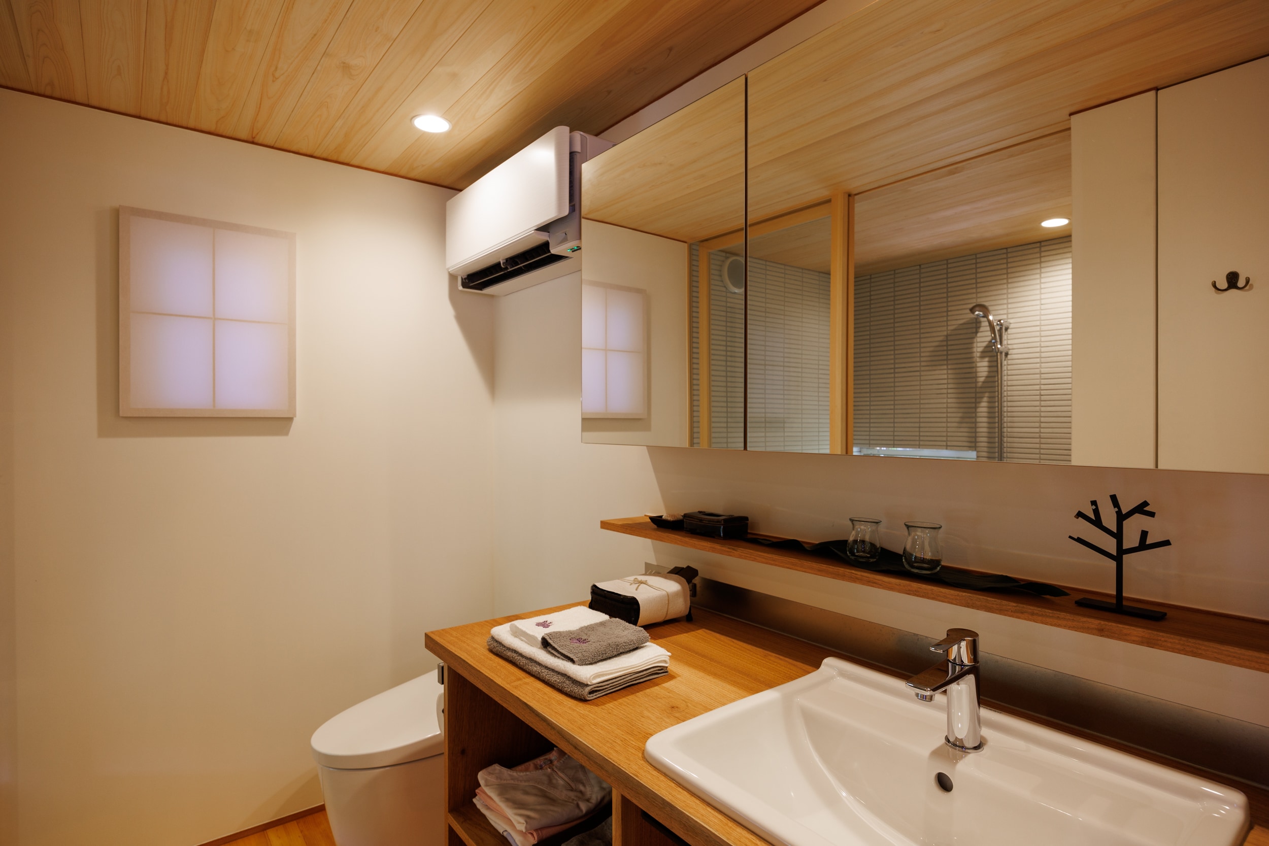 Hanare Washbasin