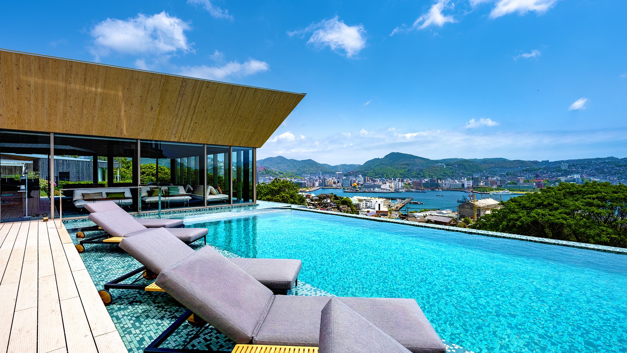 ■23年4月新設■【インフィニティプールエリア】稲佐山中腹から見る長崎の街並み・その夜景を「一望」