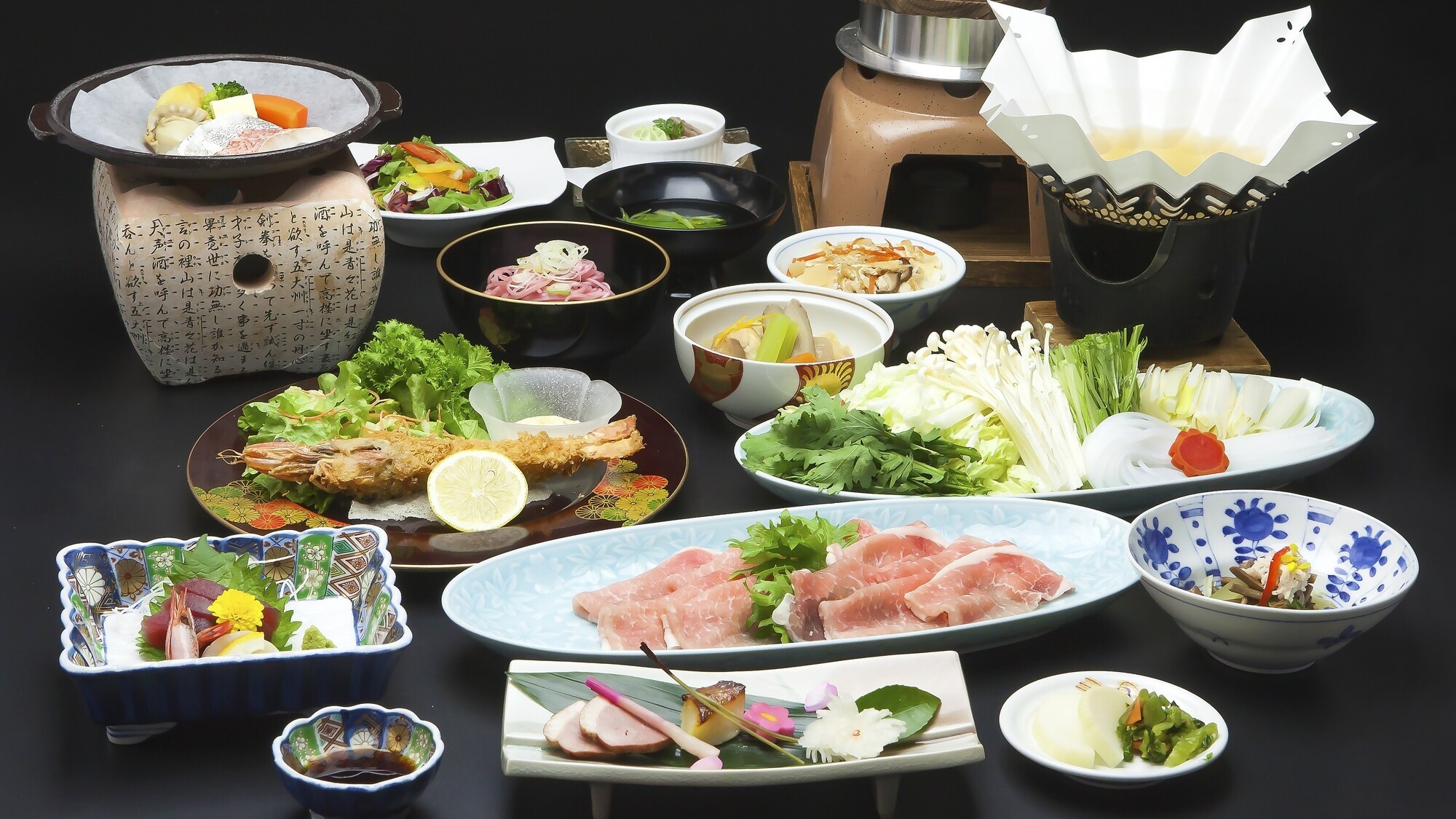 [Ou Kaiseki] A colorful kaiseki meal packed with lavish delicacies from the mountains and sea.
