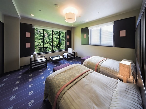 The bedroom is a Western twin room with a queen size bed. We promise the best relaxation.