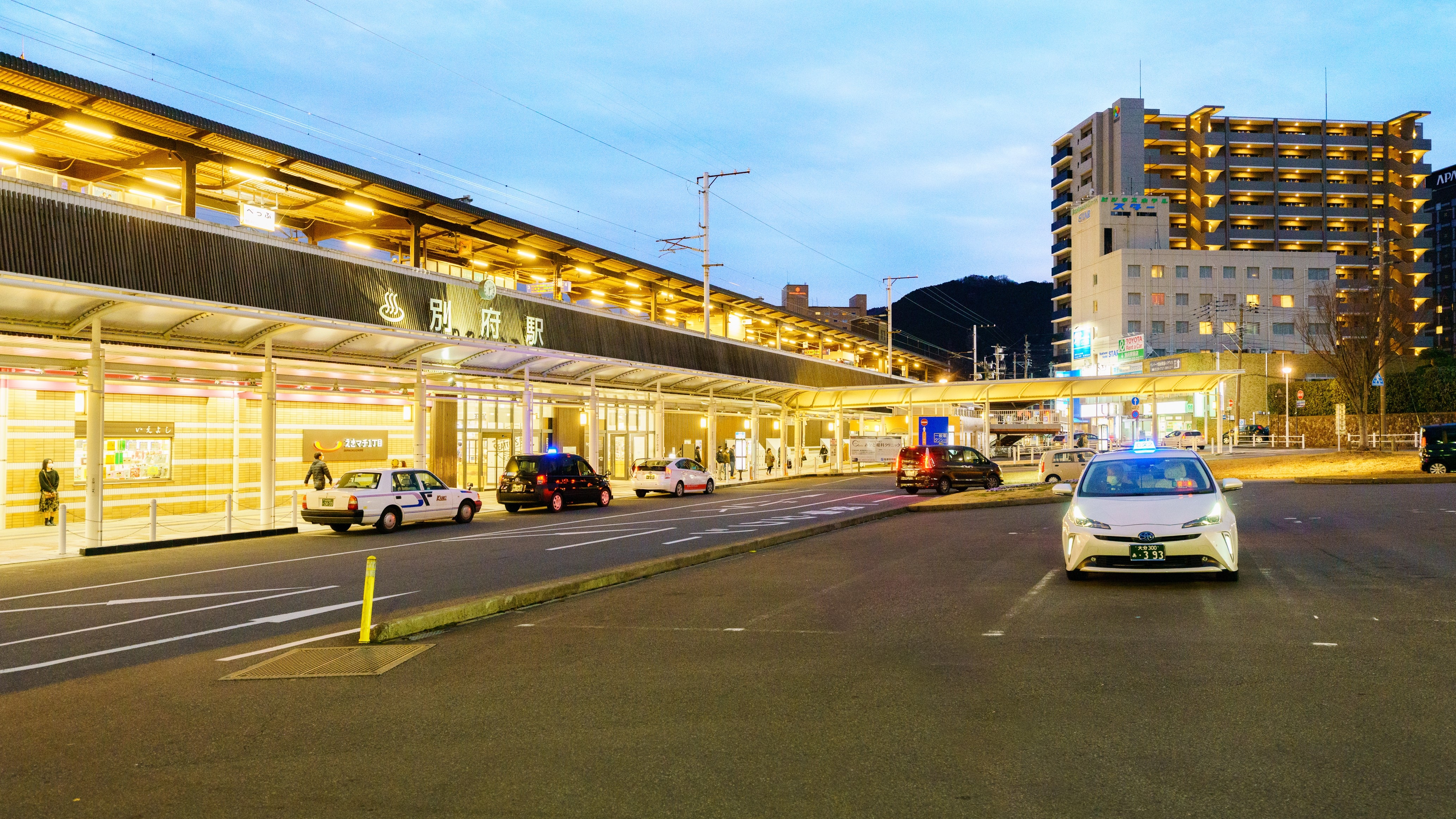 Close to the station for sightseeing and business ◎