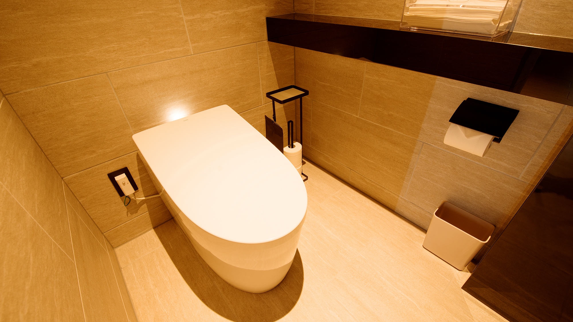 │ห้องสวีทชั้นบนพร้อมระเบียง│