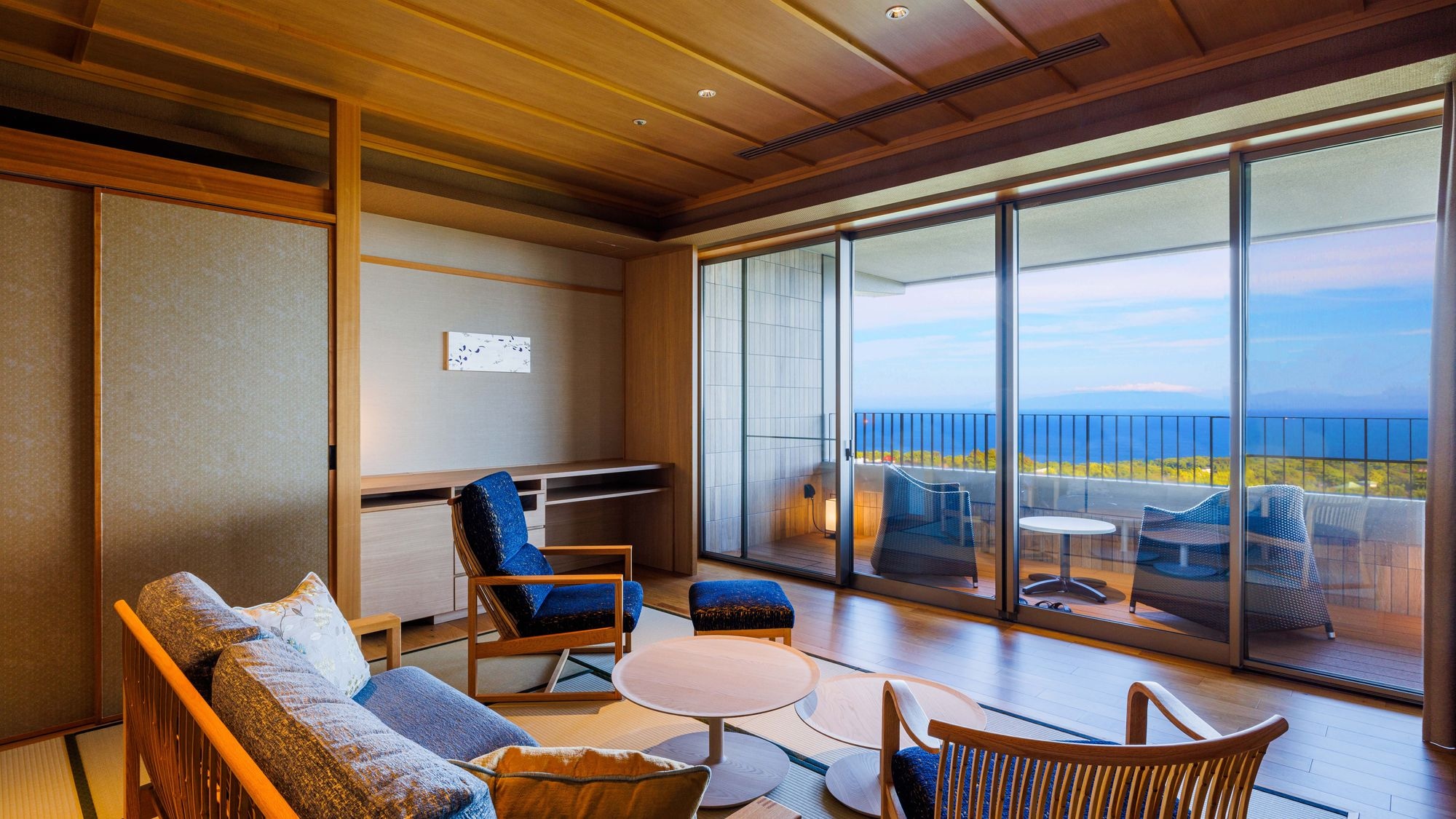 Luxury suite / with hot spring open-air bath (104 square meters)