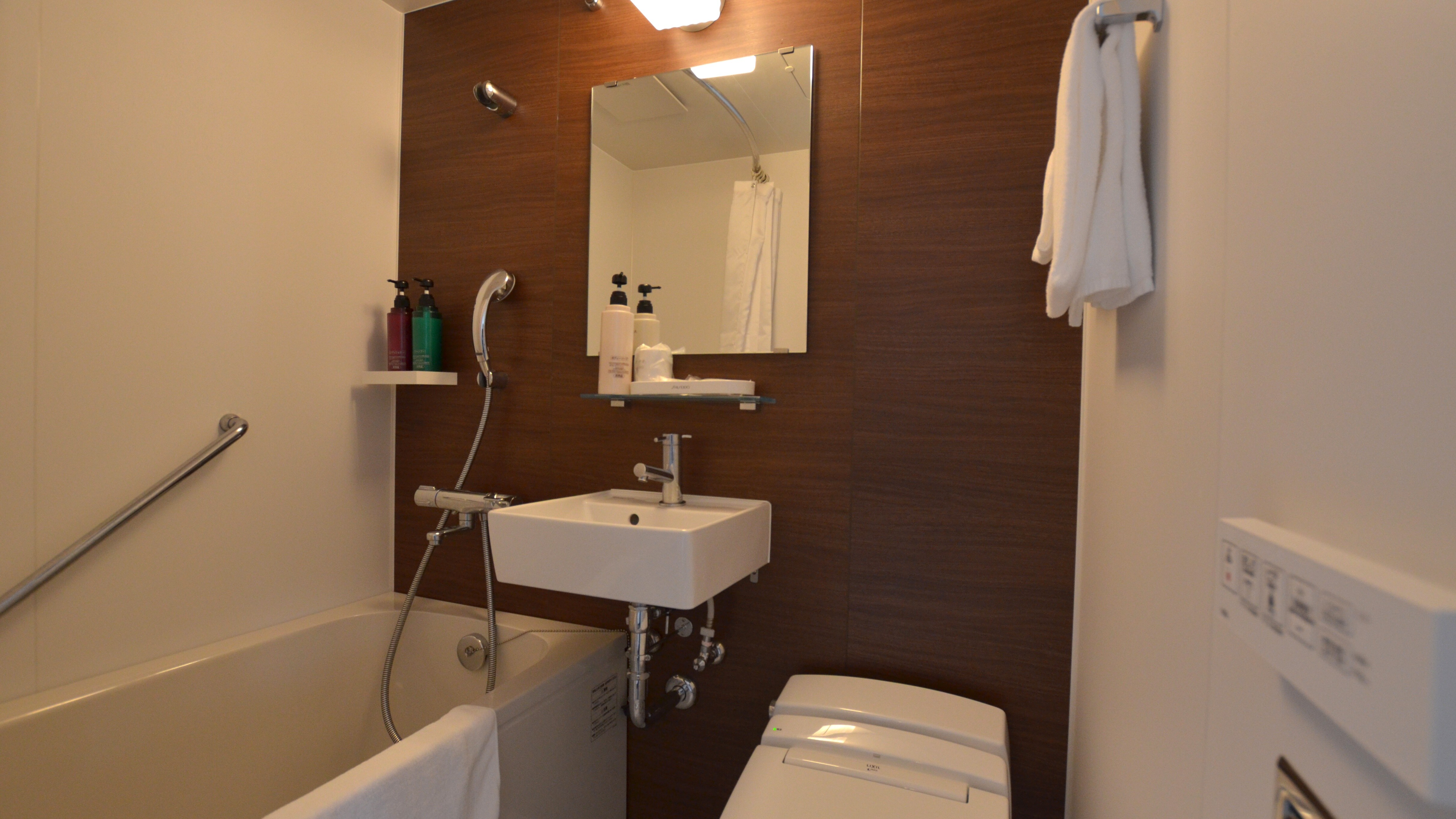 Renewed unit bath